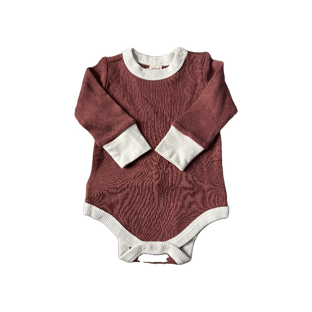 Goumi Unisex Onesie Size: 3-6 months