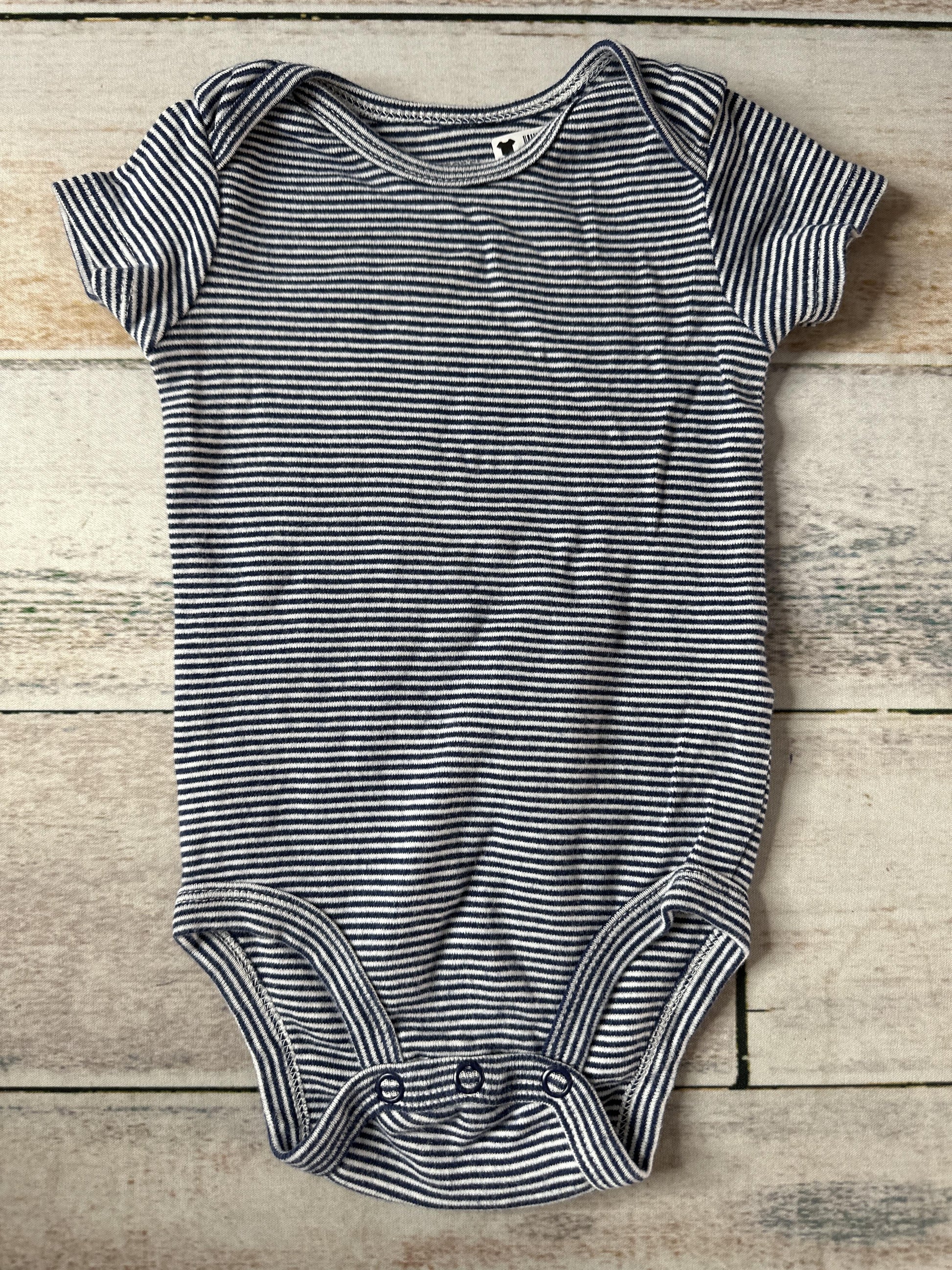 Unisex Onesie Size: 3-6 months