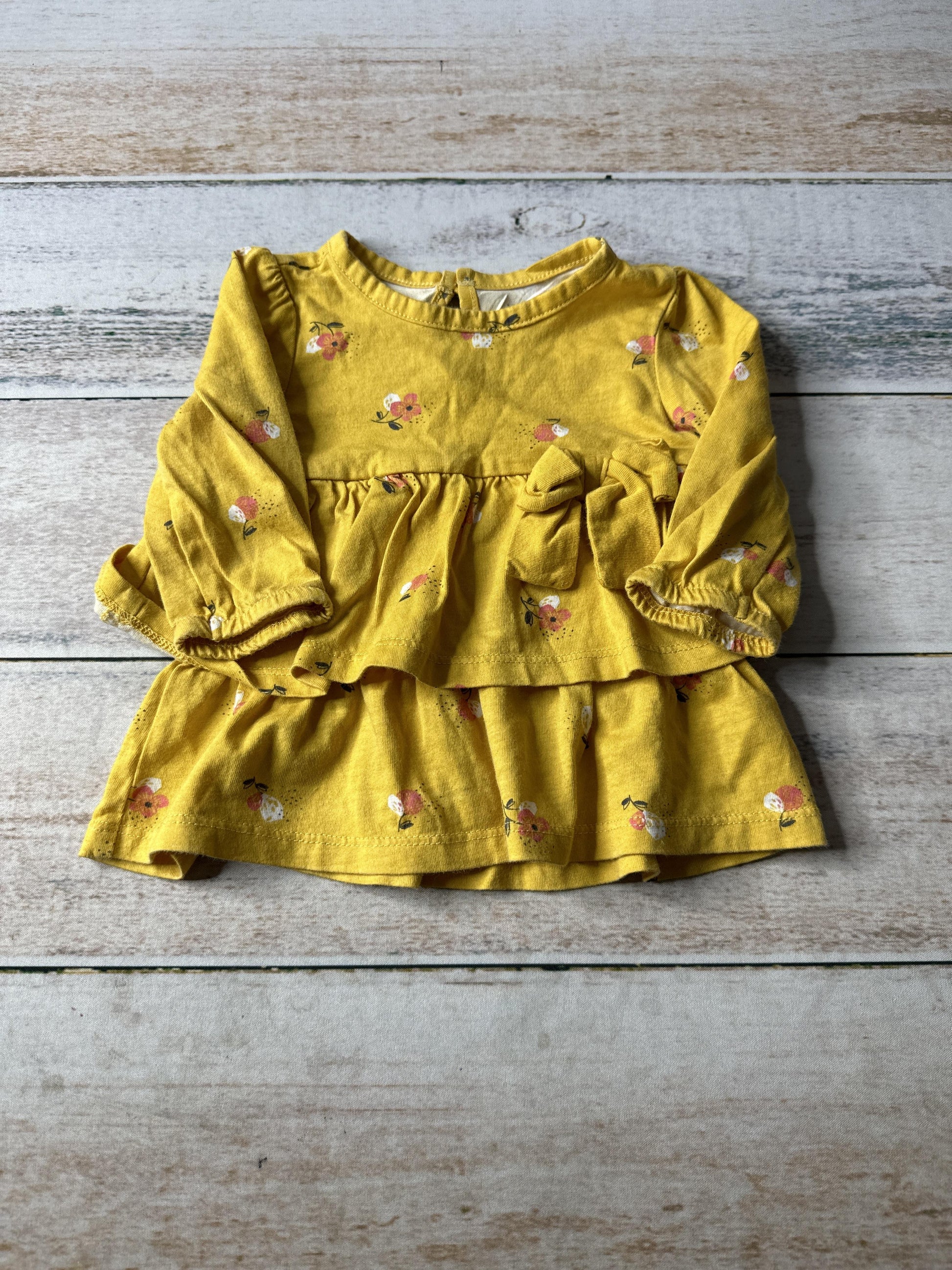 Carters Girls Dress Size: 3 months