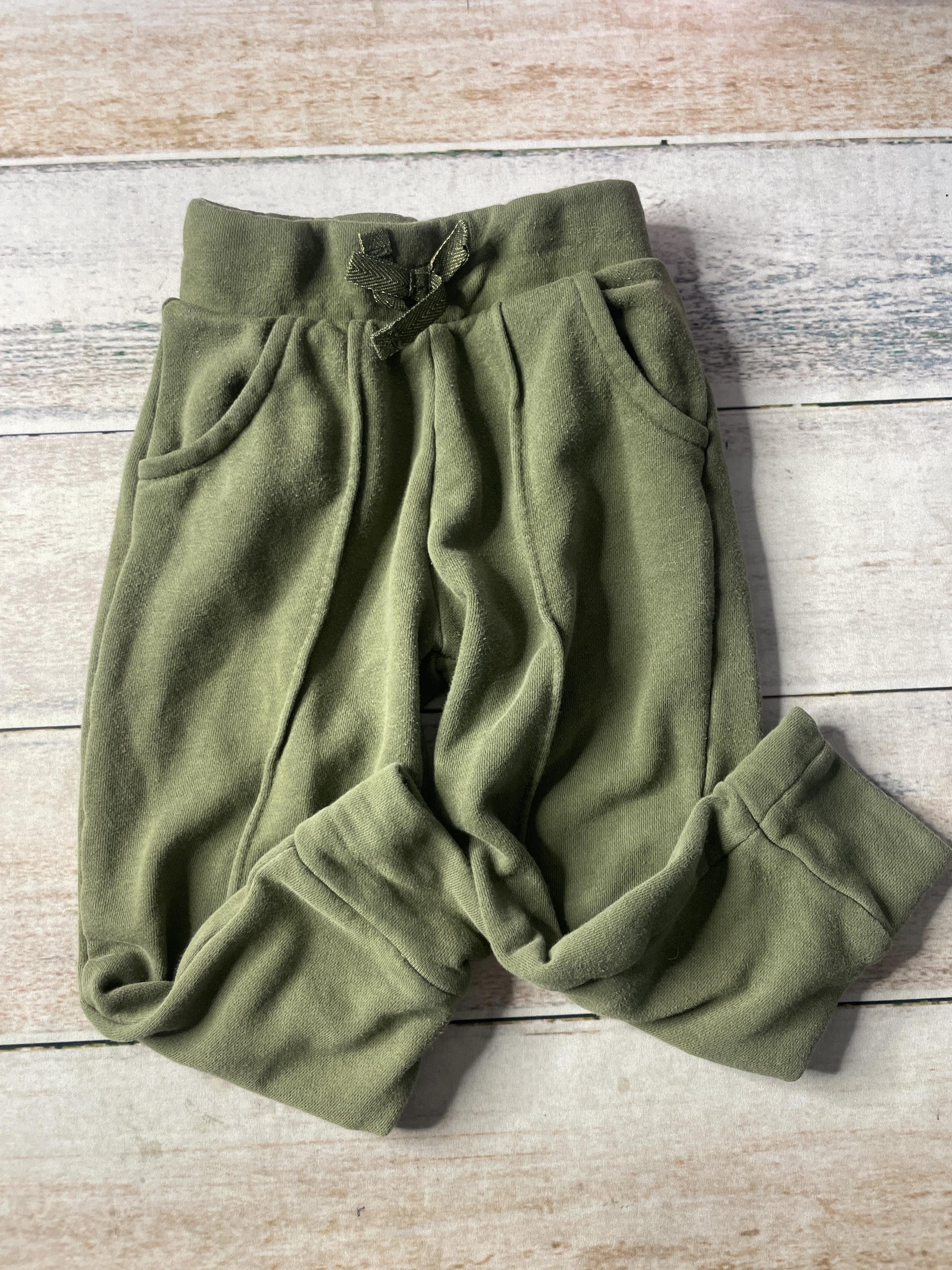Unisex Pants Size: 3T