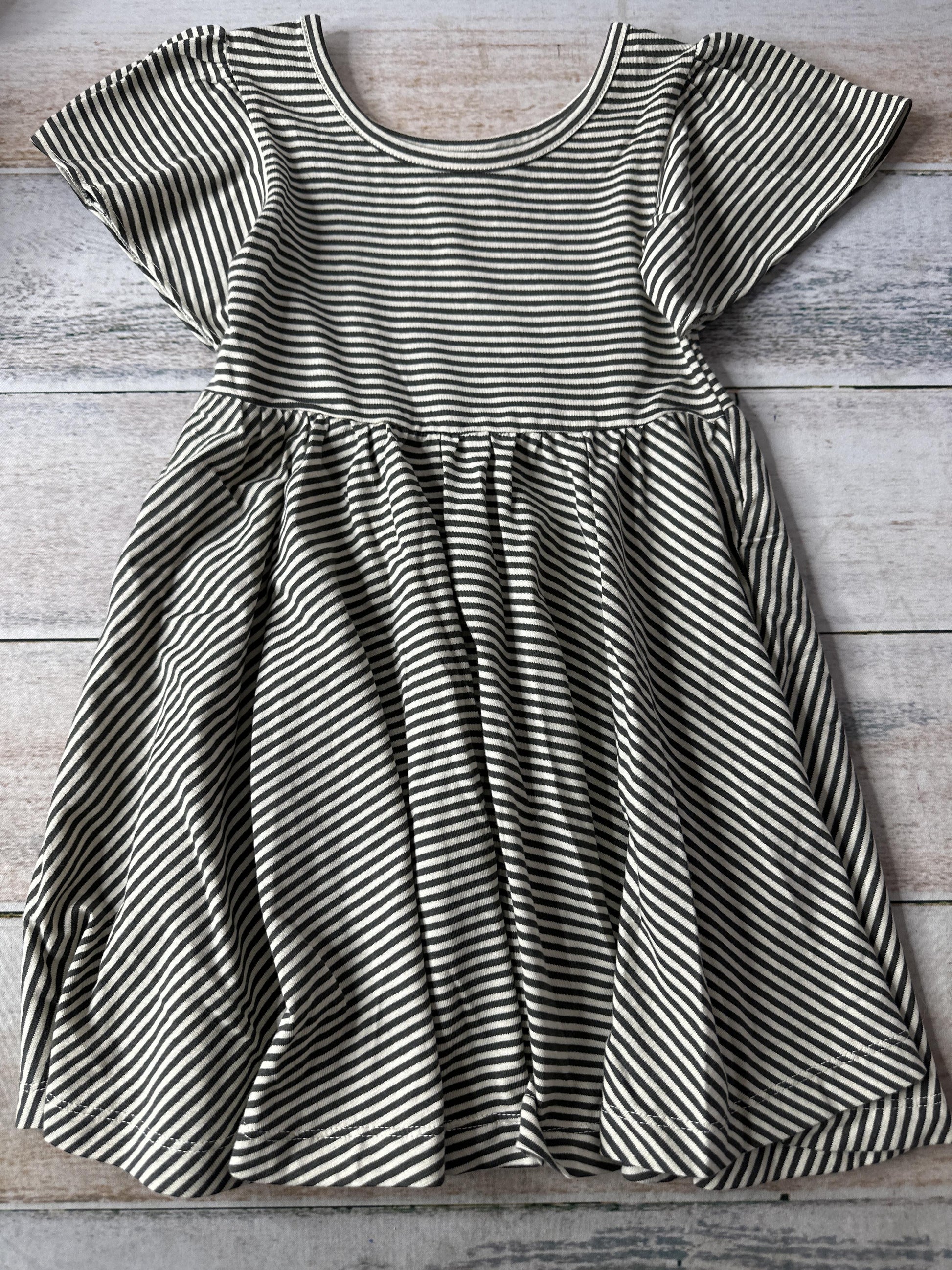 City Mouse Girls Dress Size: 3T