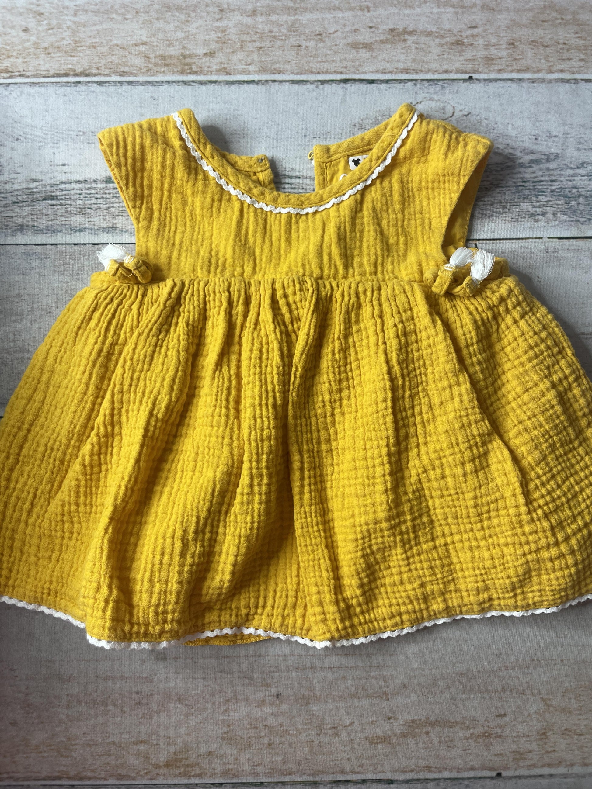 Unisex Shirt Size: 3T