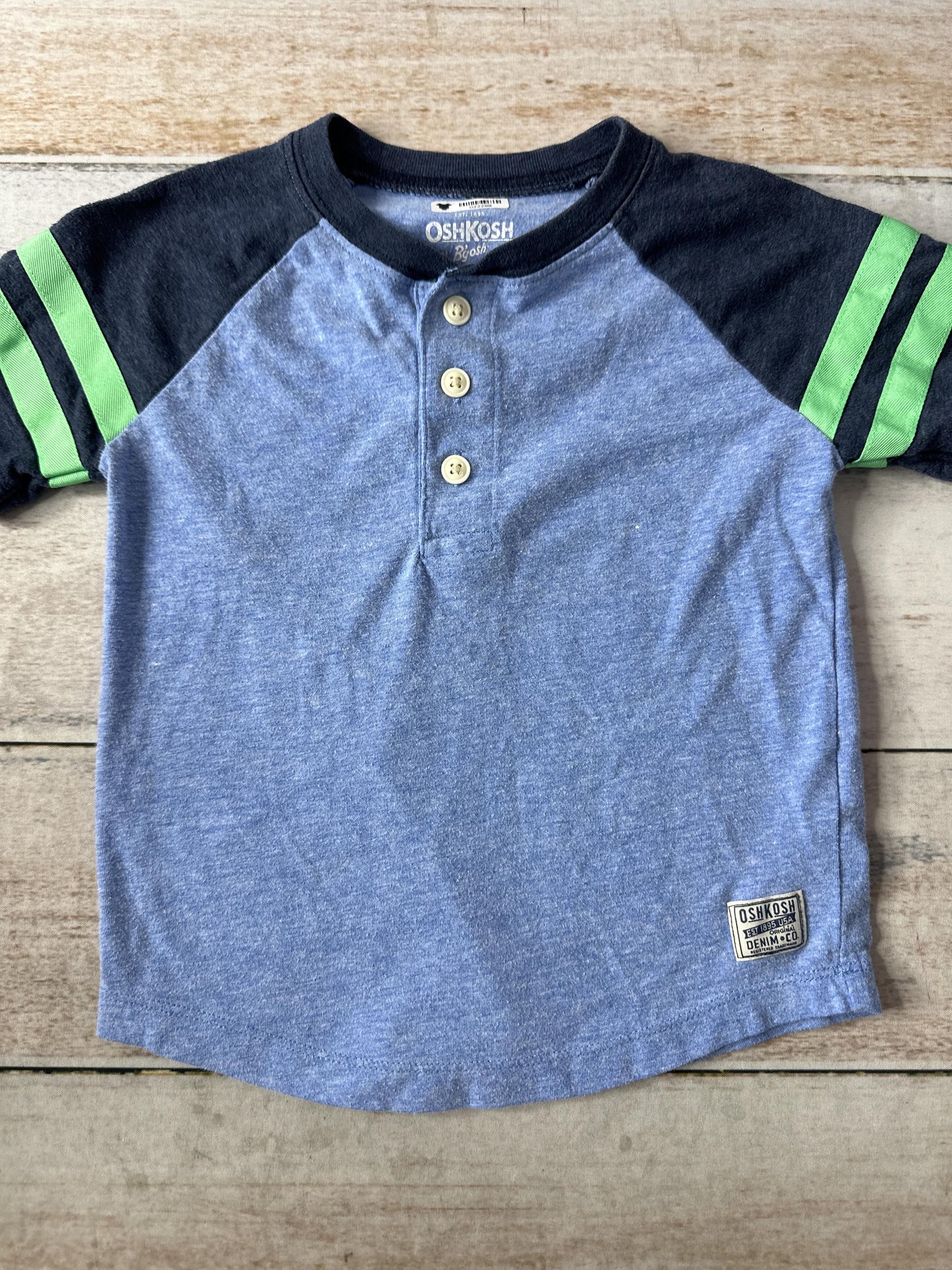 OshKosh Unisex T-Shirt Size: 3T