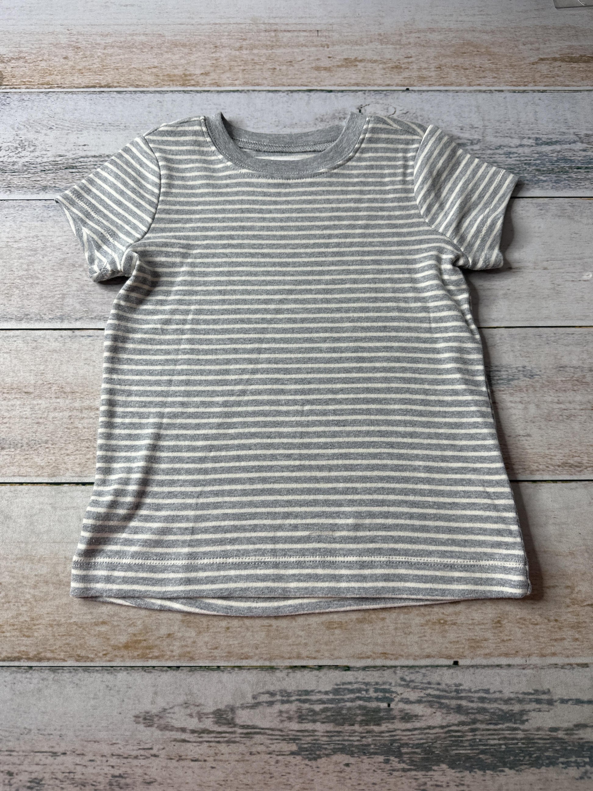 Boys T-Shirt Size: 3T