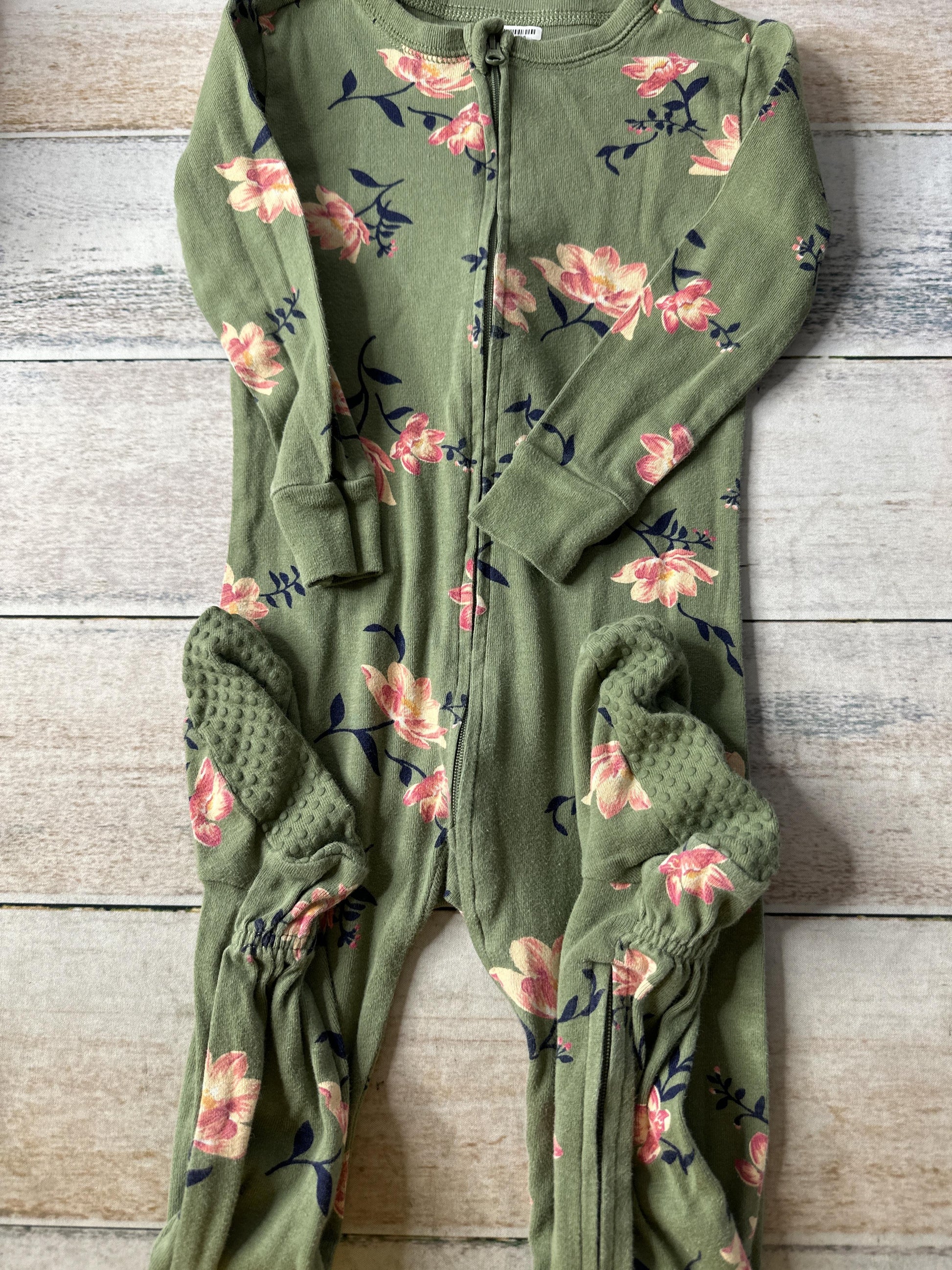Unisex Pajamas Size: 3T
