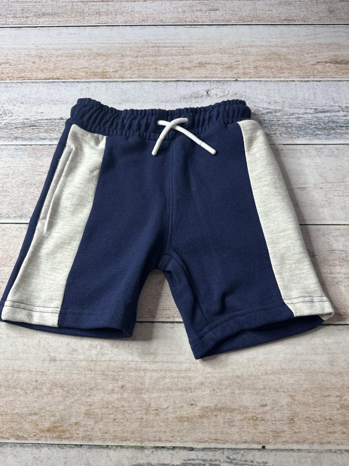 Sovereign Code Unisex Shorts Size: 3T