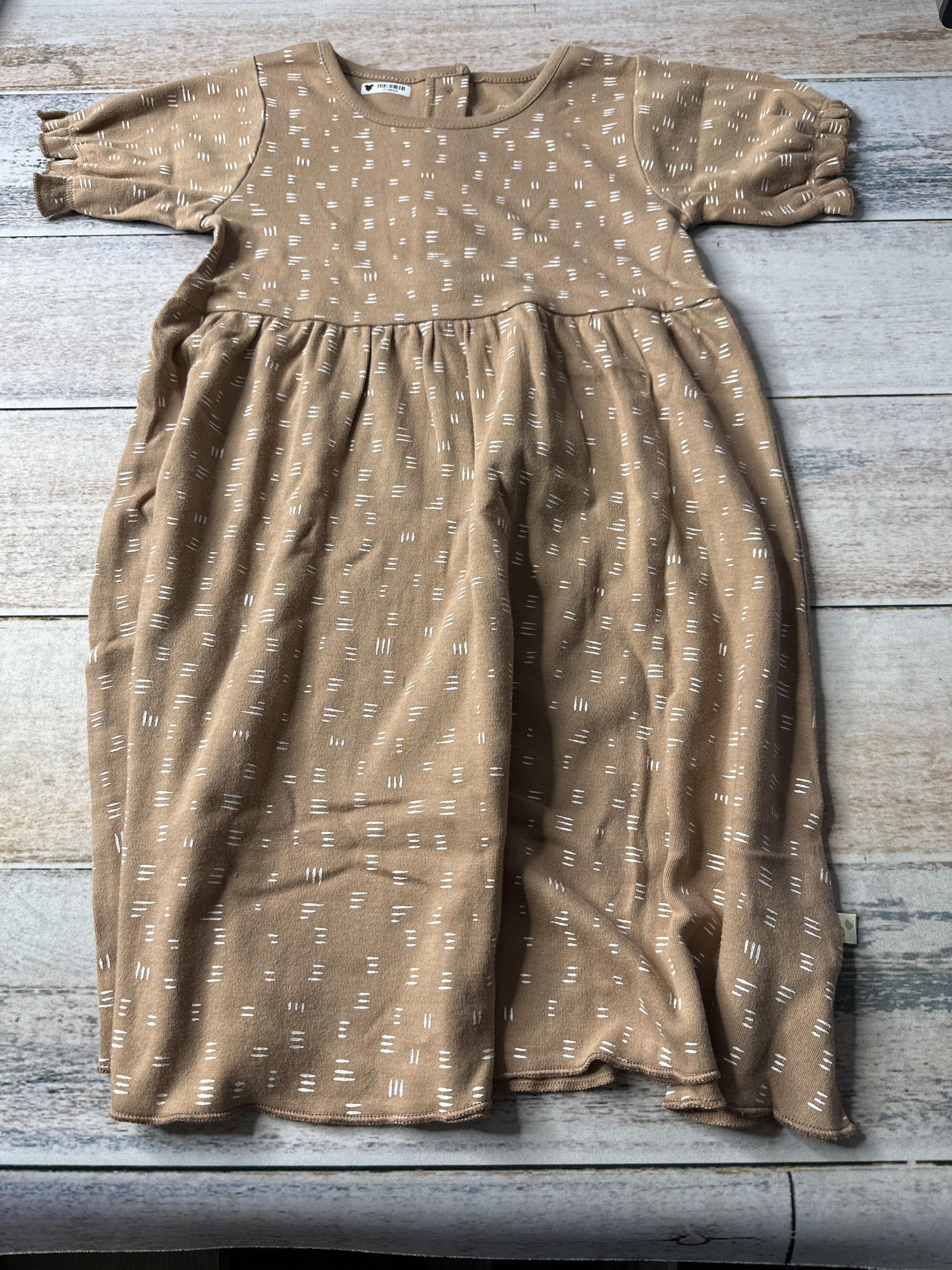 MakeMake Girls Dress Size: 4-5 Years