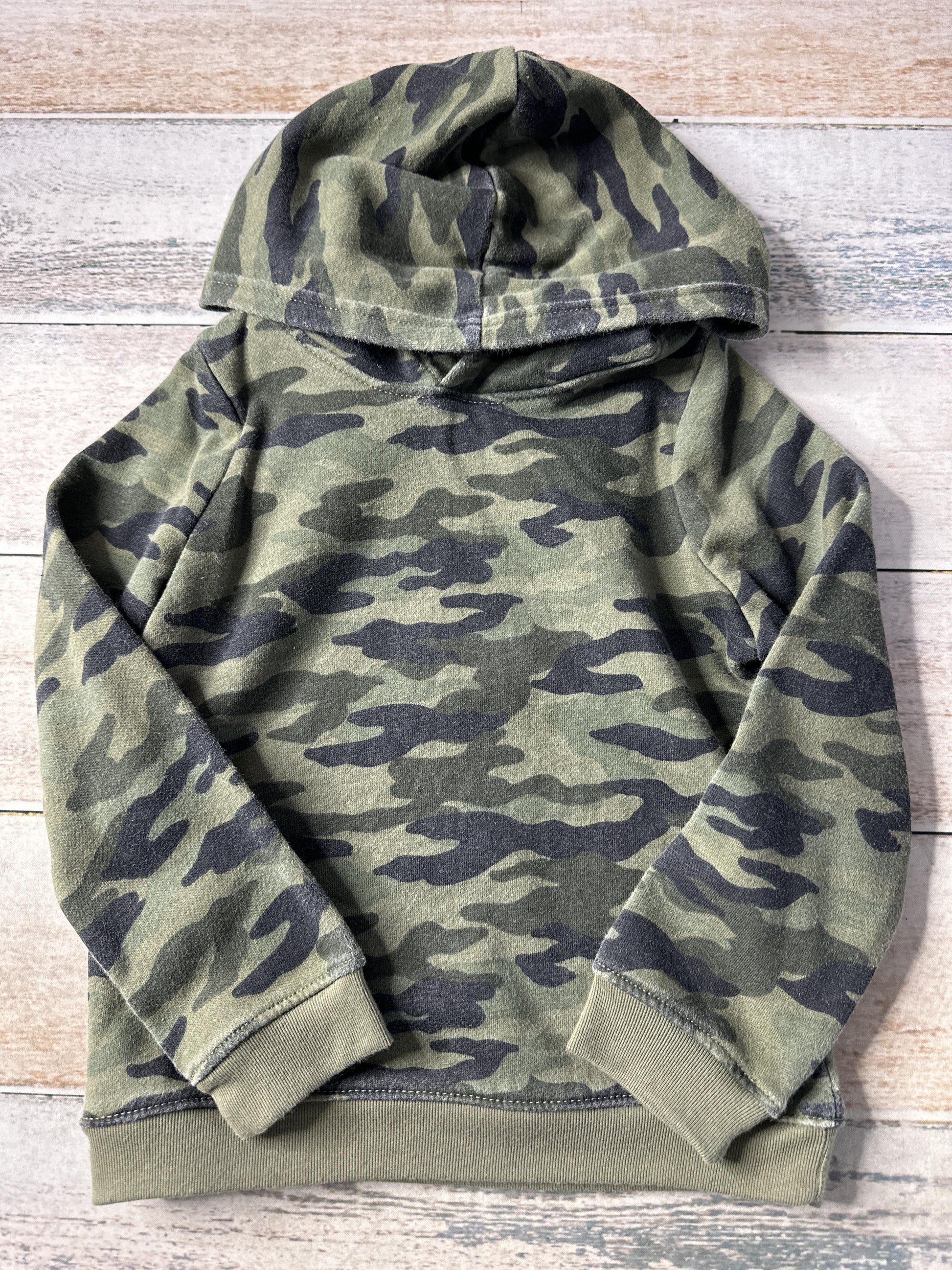 Unisex Sweater Size: 4T