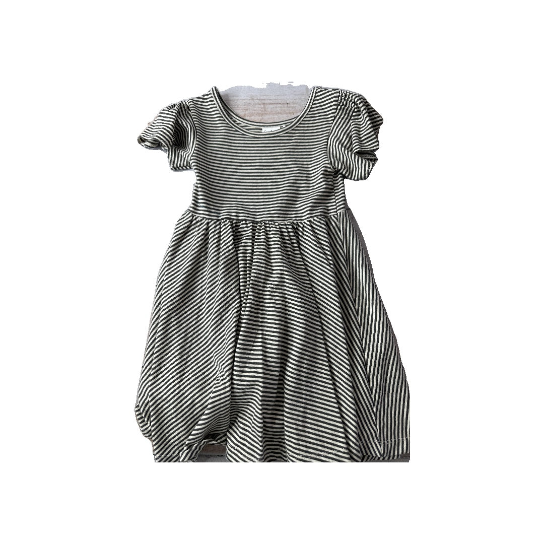 Girls Dress Size: 4T