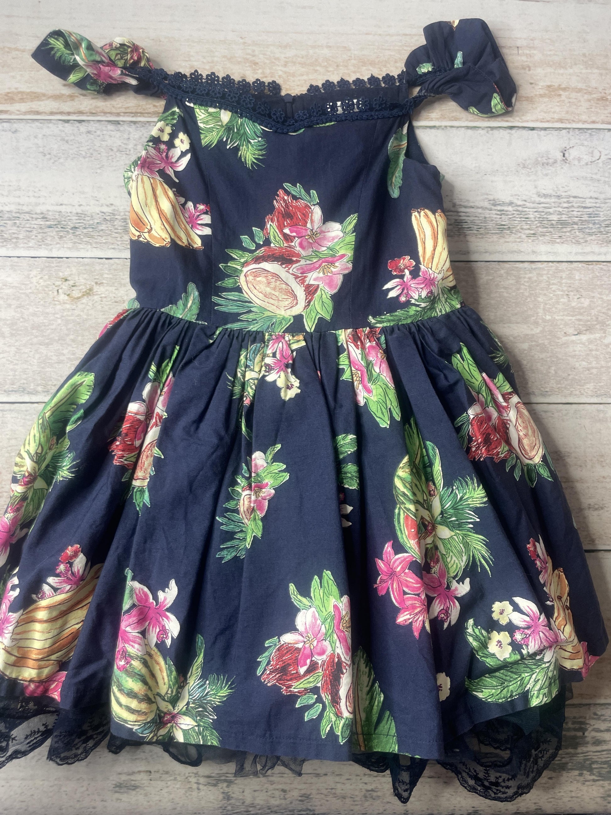 Girls Dress Size: 4T