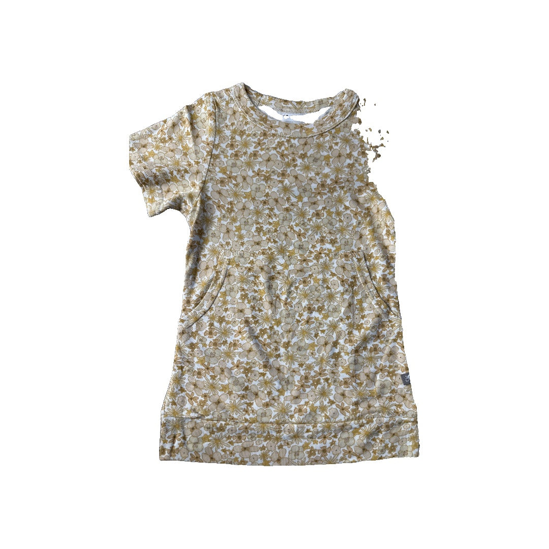 Unisex T-Shirt Size: 4T