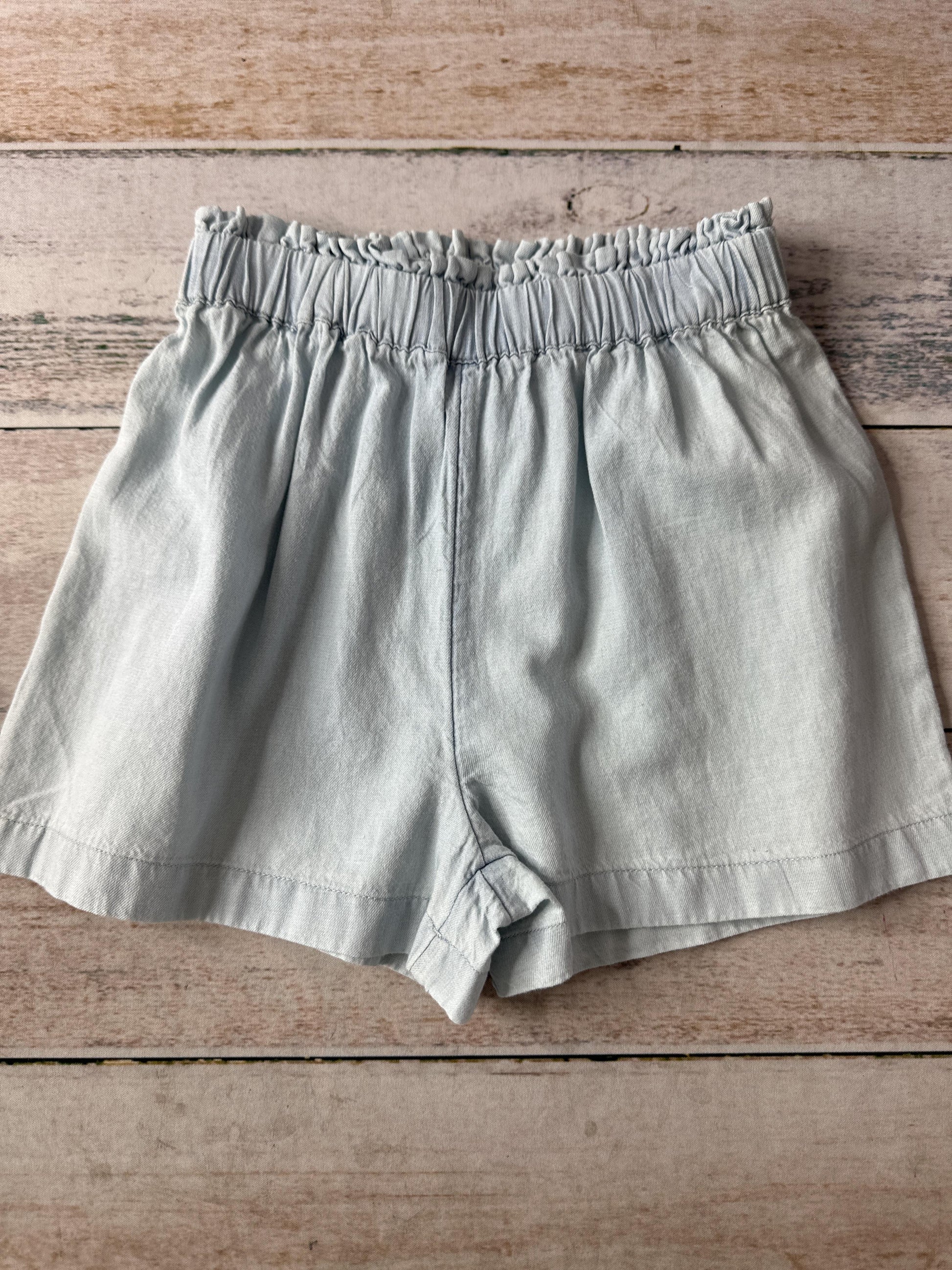 Unisex Shorts Size: 4T