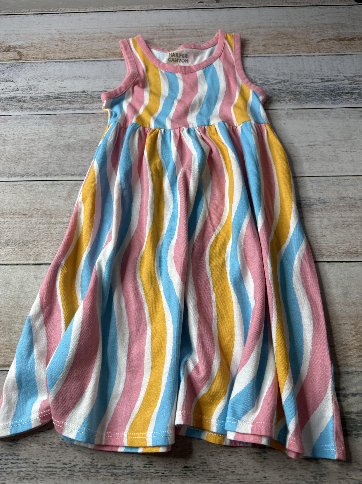 Harper Canyon Girls Dress Size: 4T