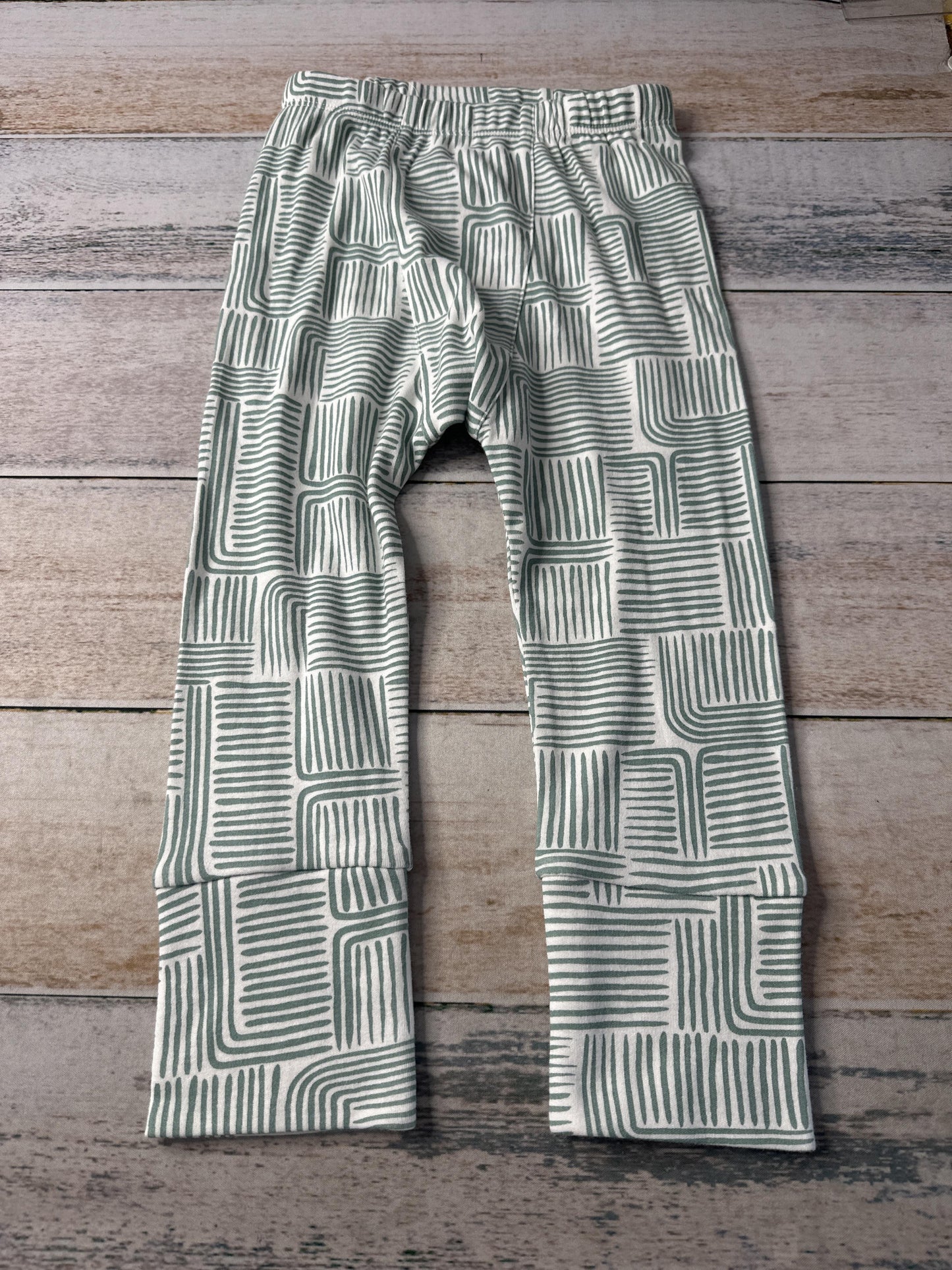 Kate Quinn Unisex Pants Size: 4T