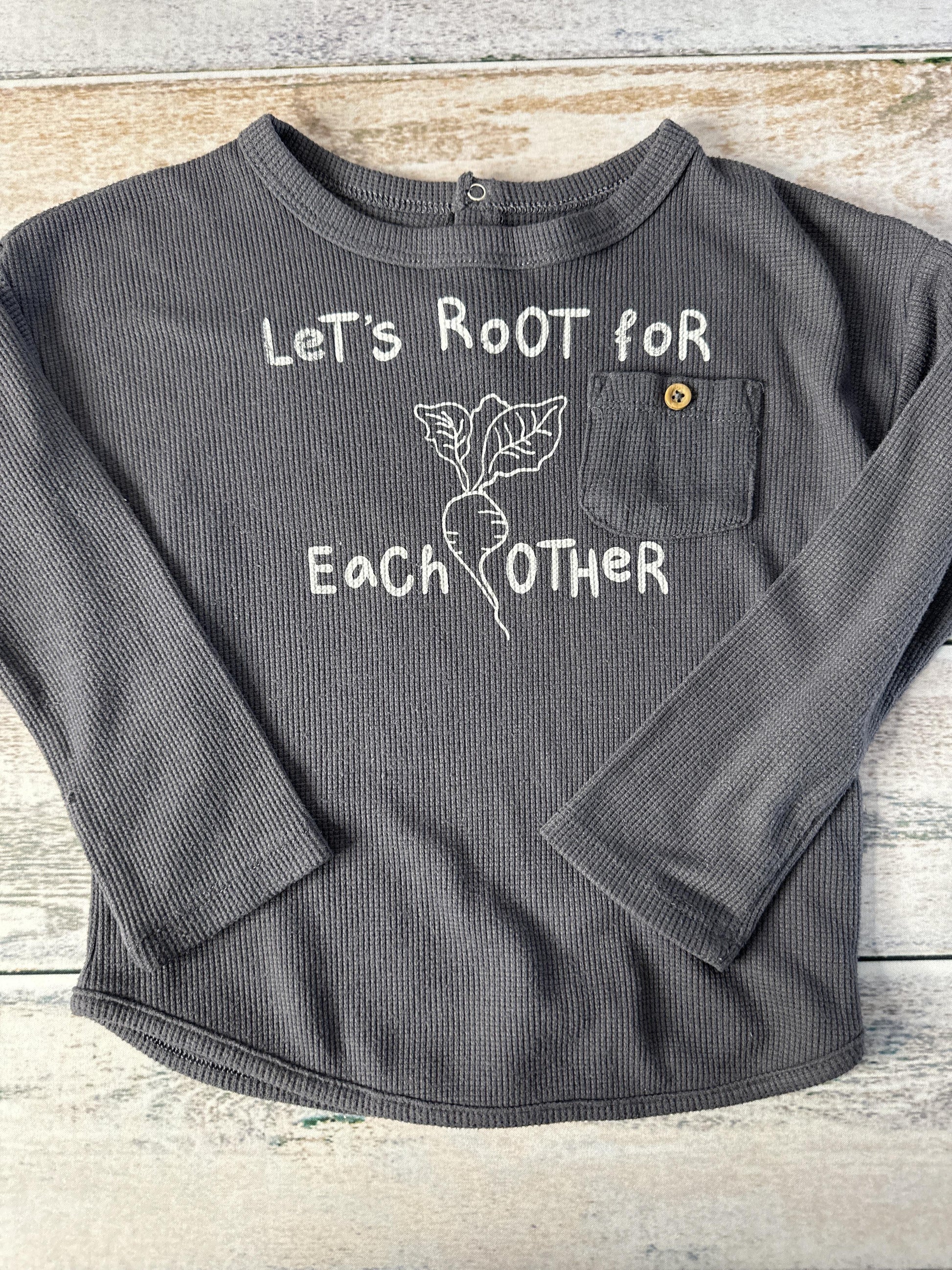 Unisex Long Sleeve T-Shirt Size: 4T
