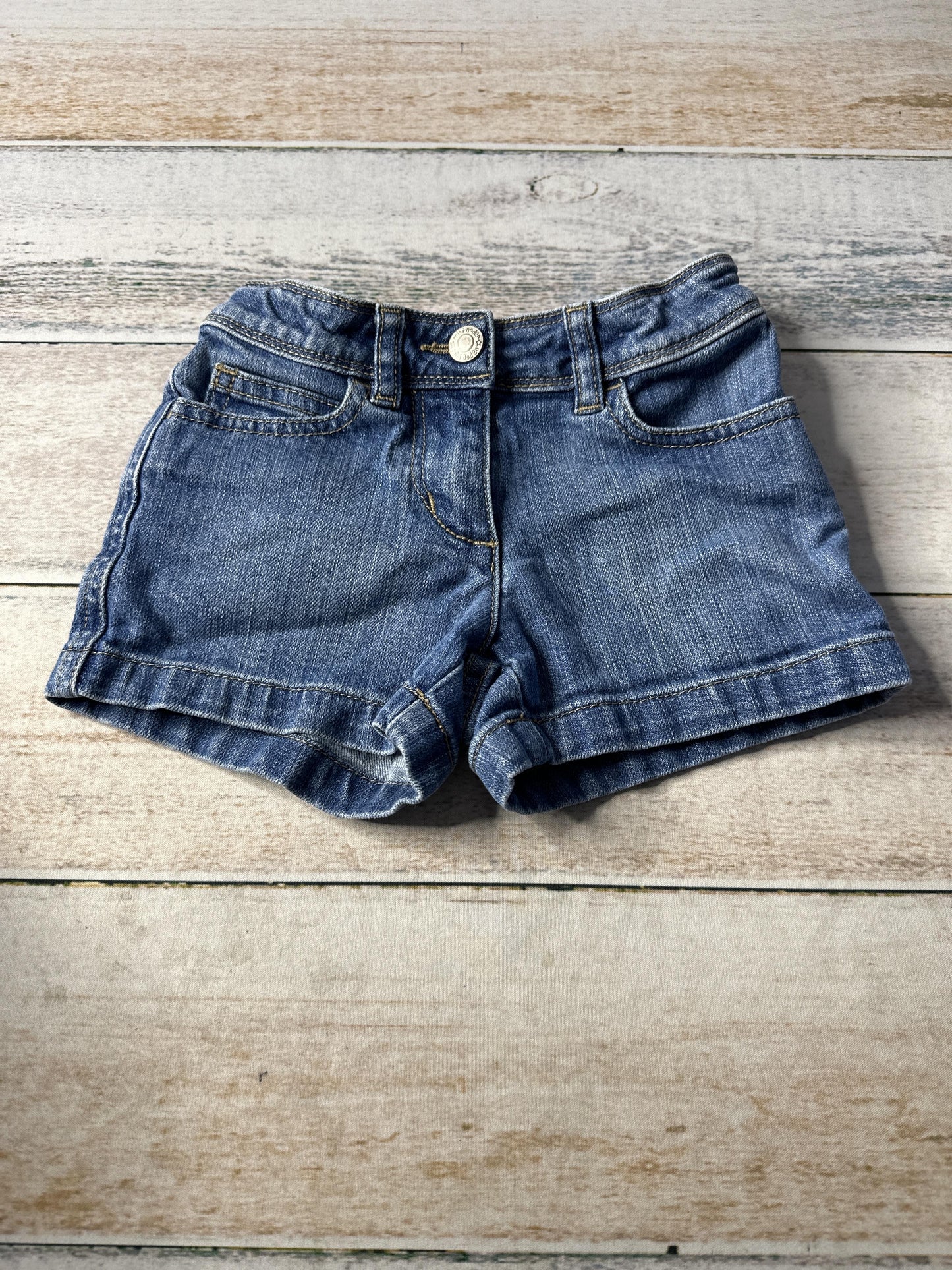 Unisex Shorts Size: 4T