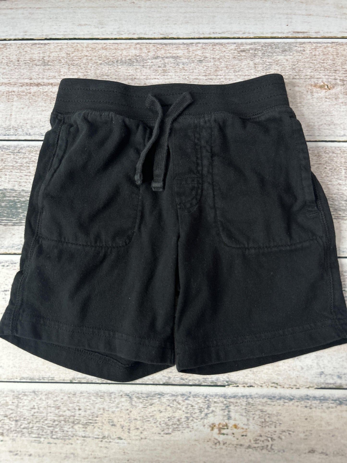 Unisex Shorts Size: 4T
