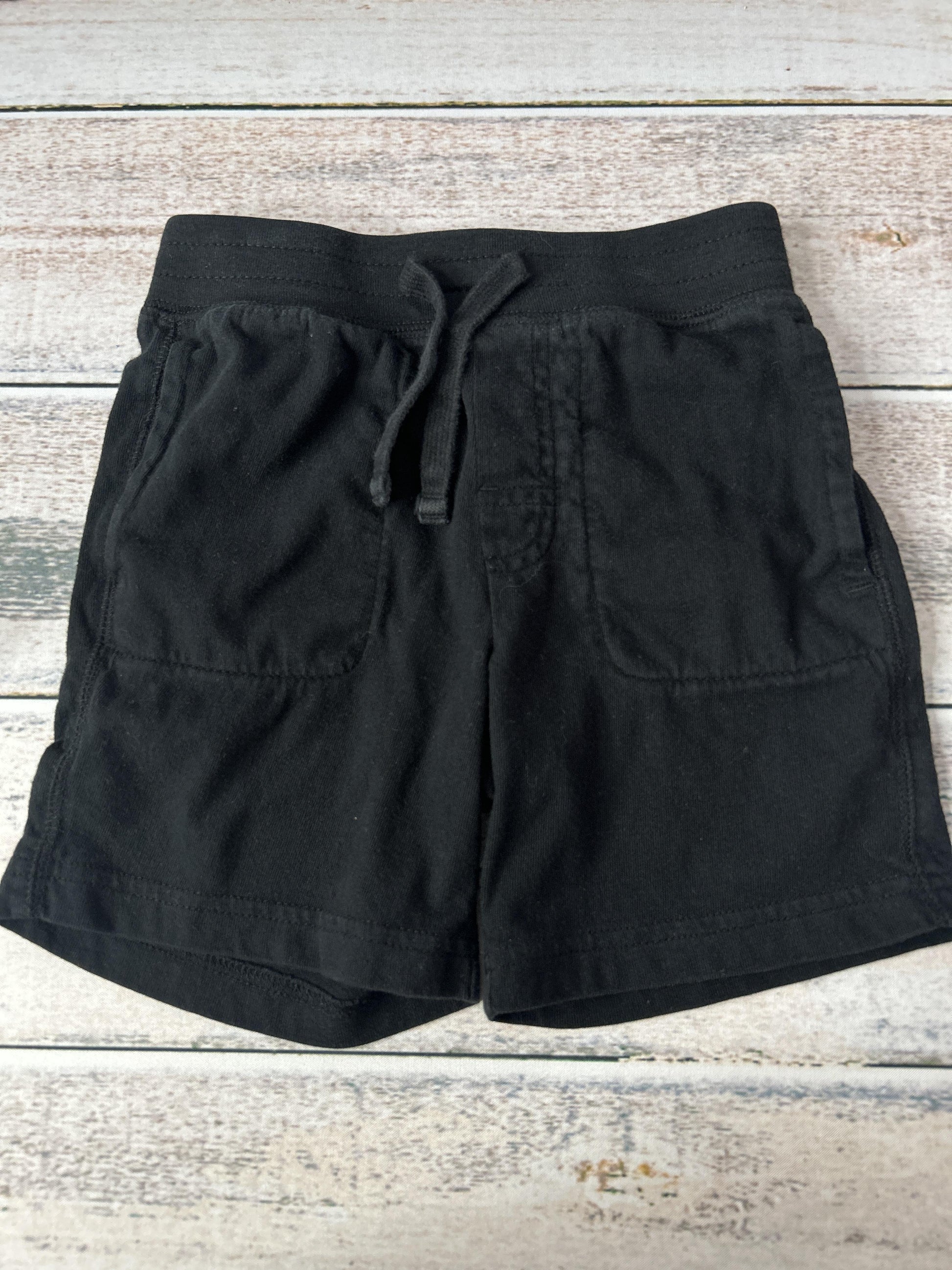 Unisex Shorts Size: 4T
