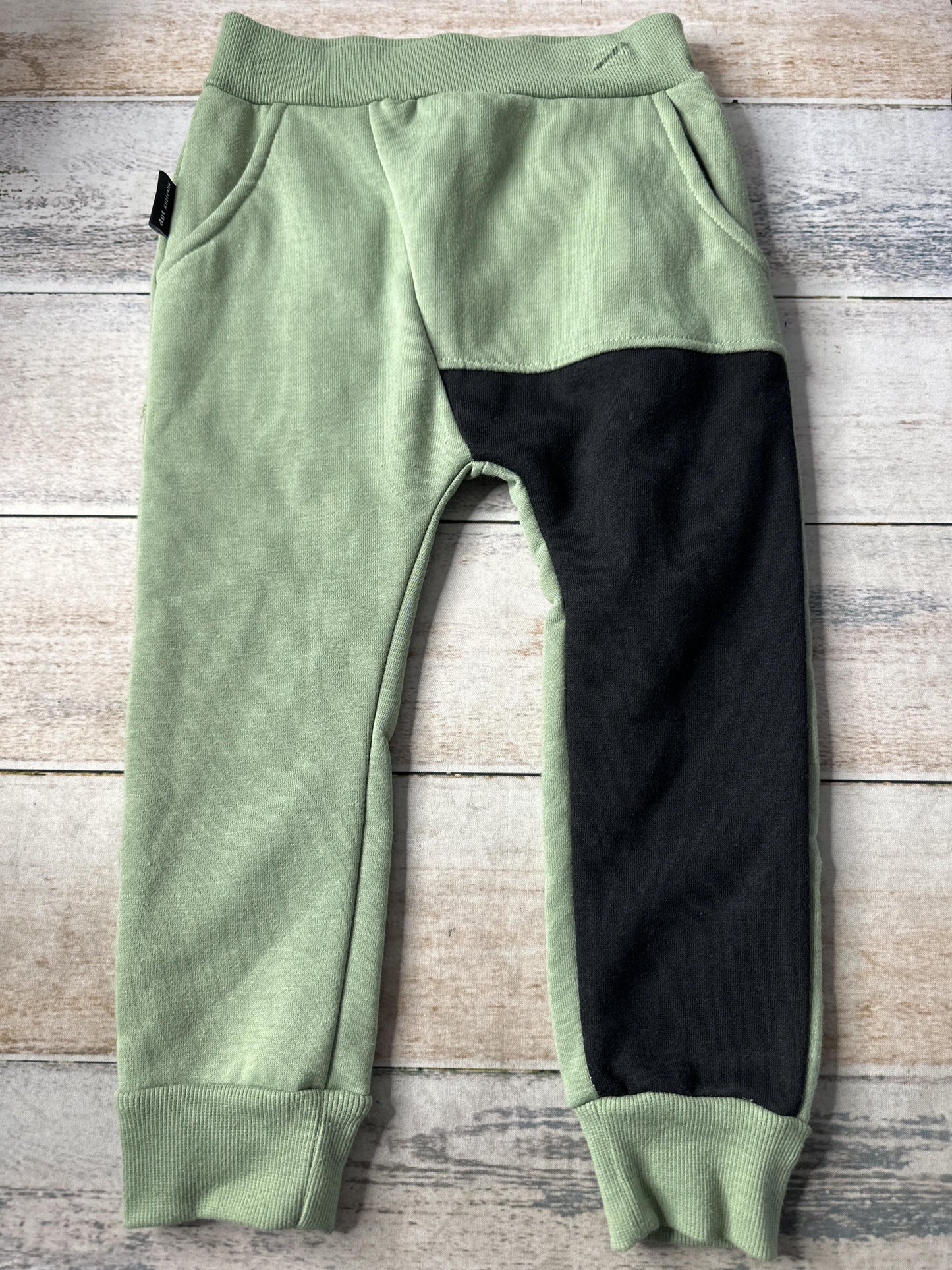 Dot Unisex Pants Size: 4T