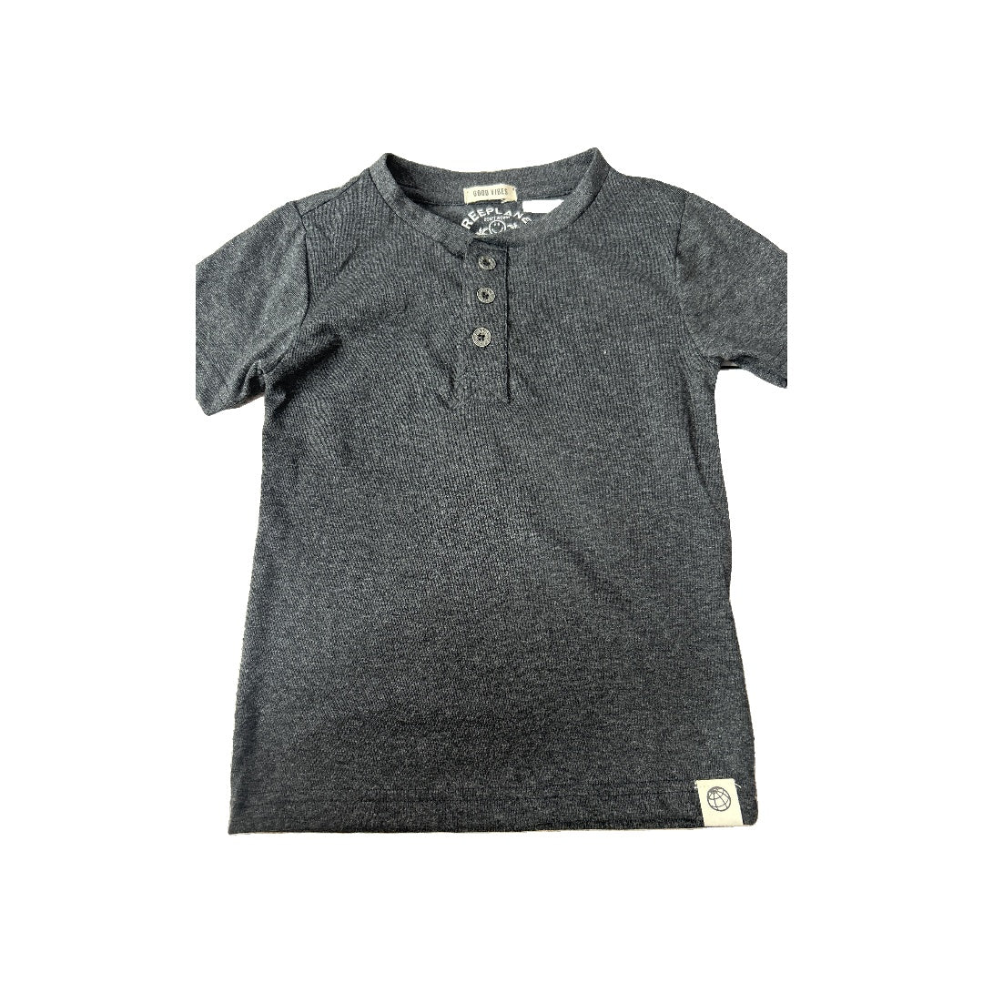 Unisex T-Shirt Size: 4T