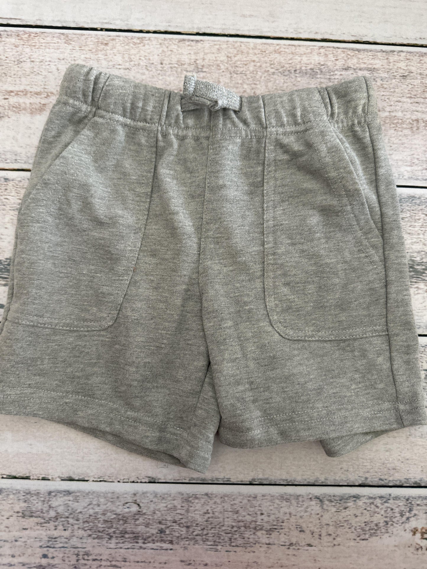 Unisex Shorts Size: 4T