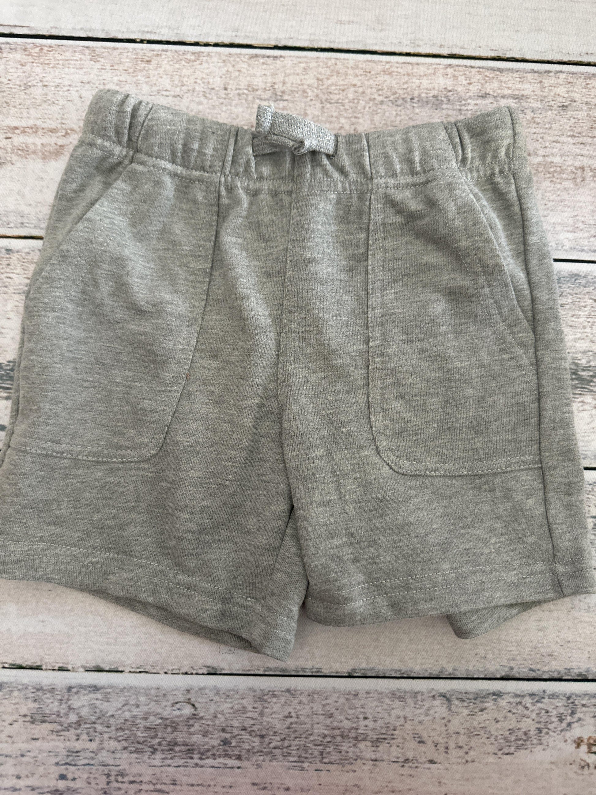 Unisex Shorts Size: 4T