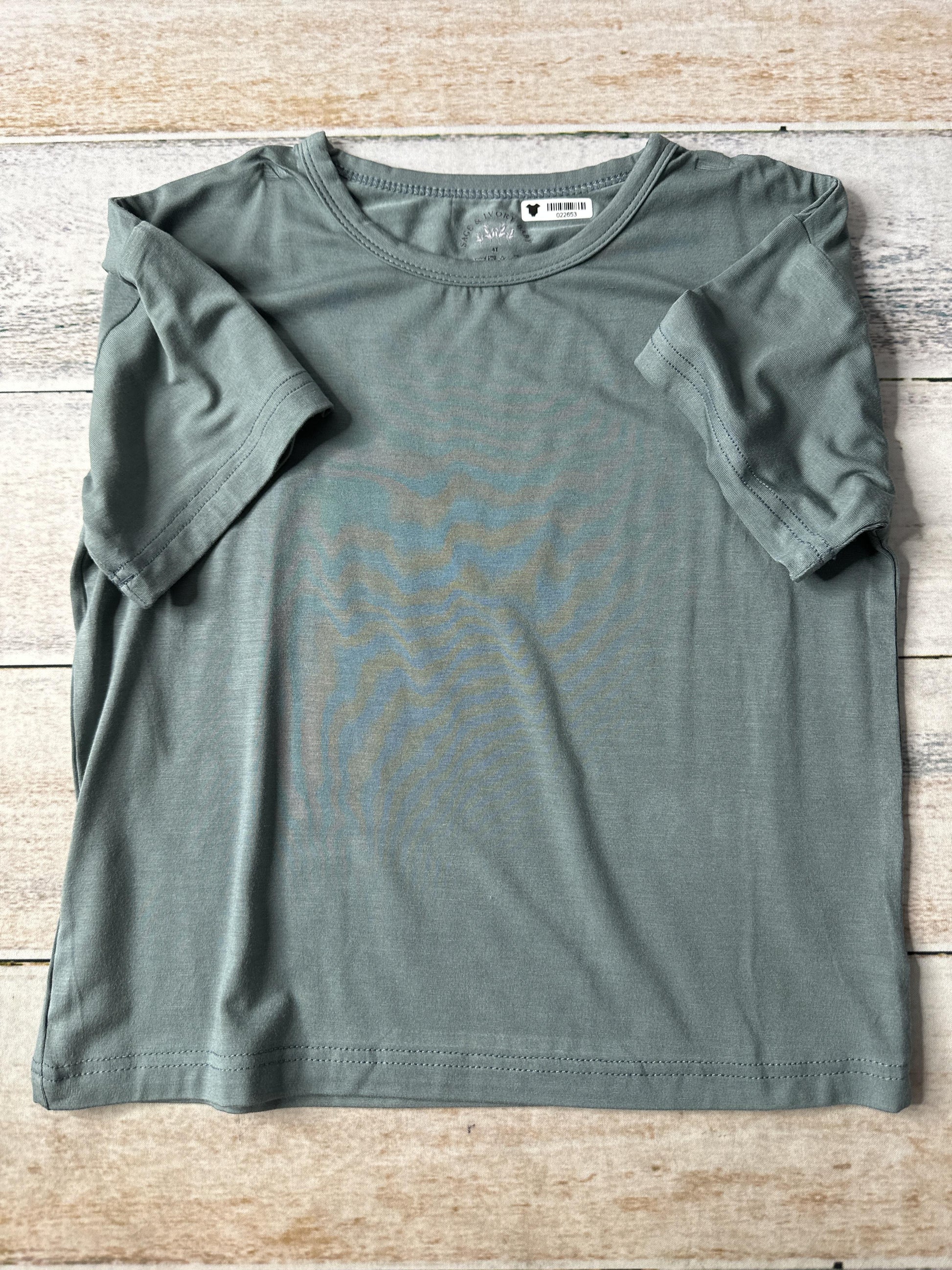 Sage and Ivory Unisex Pajamas Size: 4T