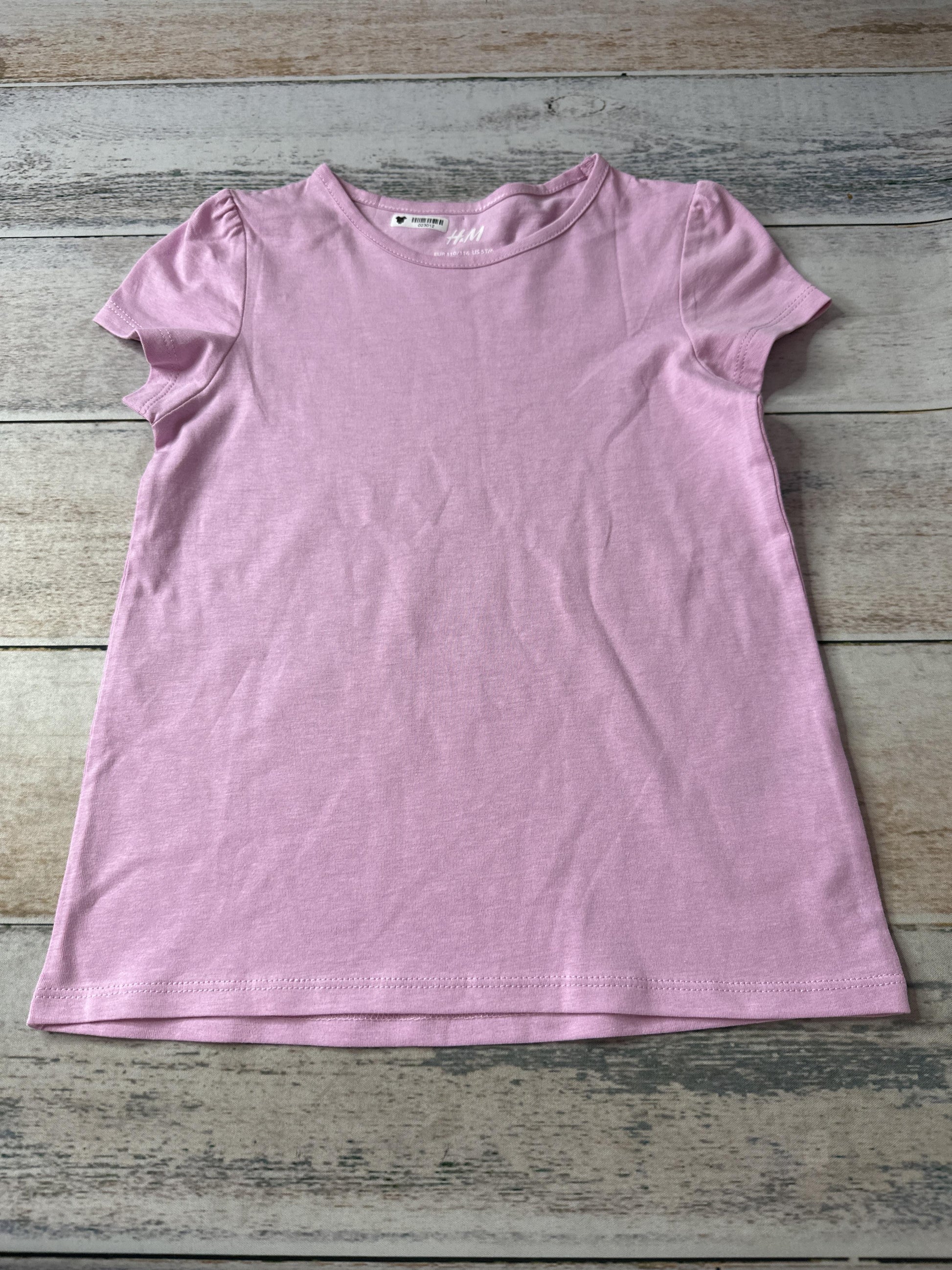 H&M Unisex T-Shirt Size: 5-6 Years