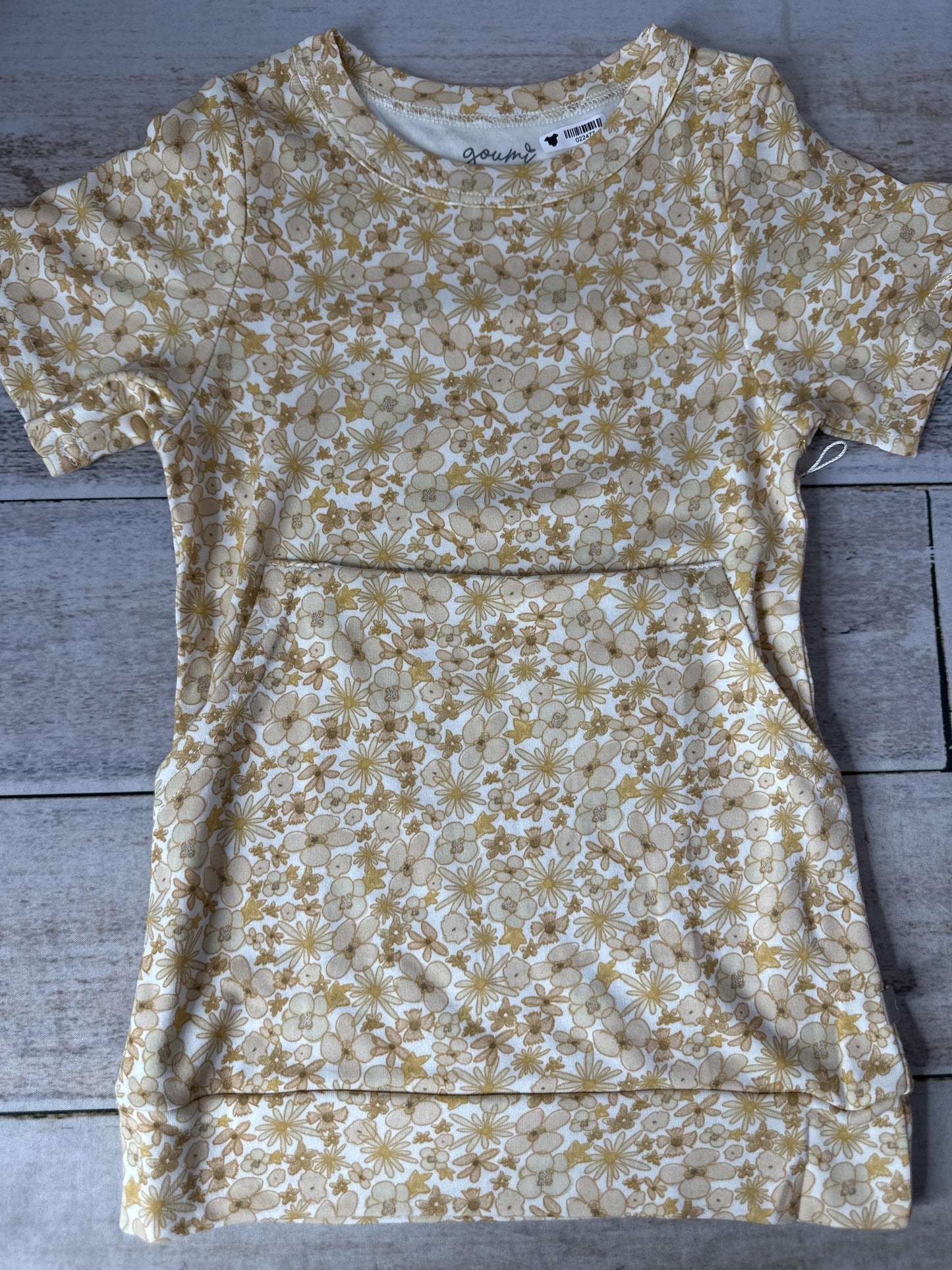 Goumi Unisex T-Shirt Size: 5