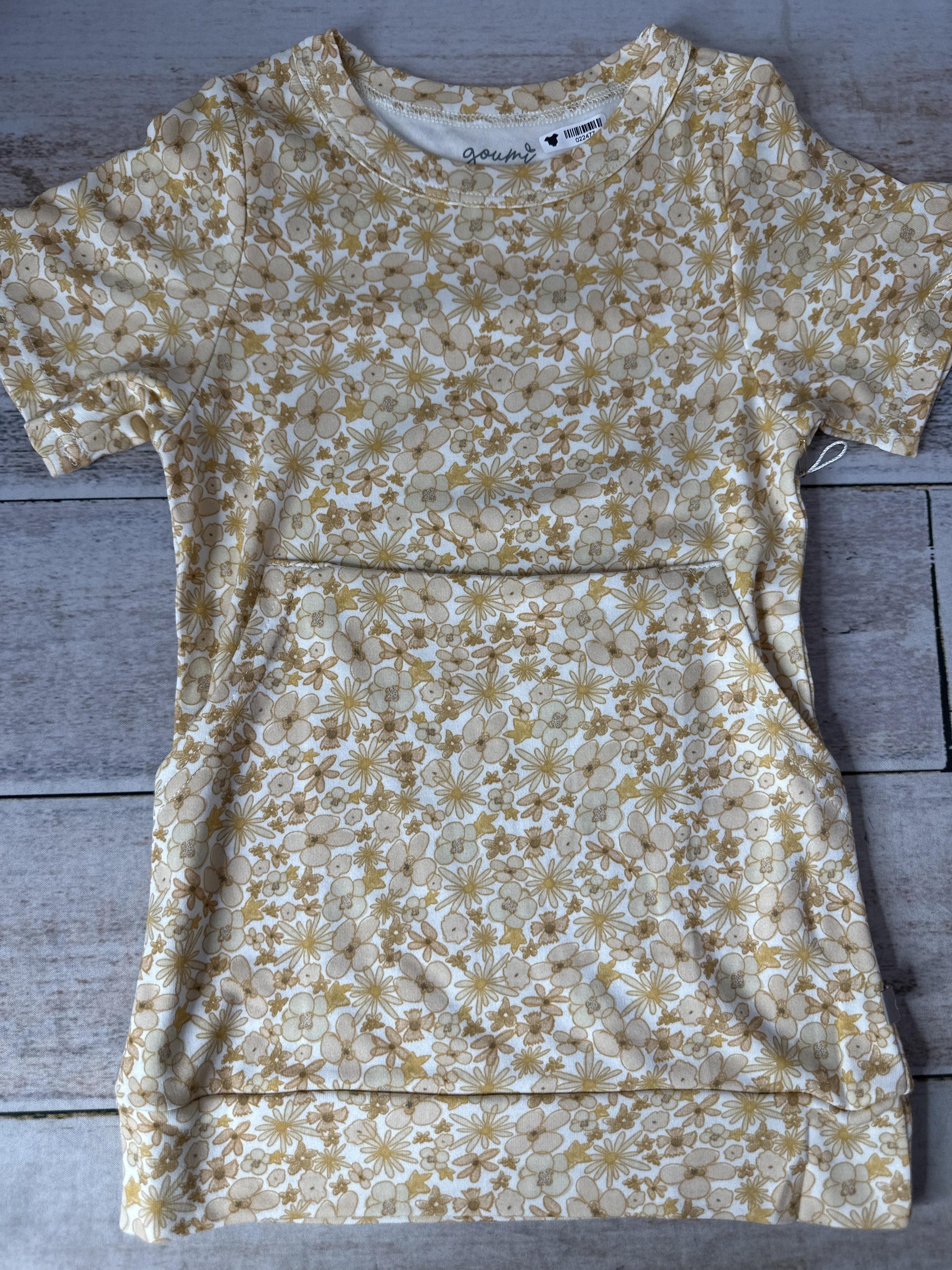 Goumi Unisex T-Shirt Size: 5