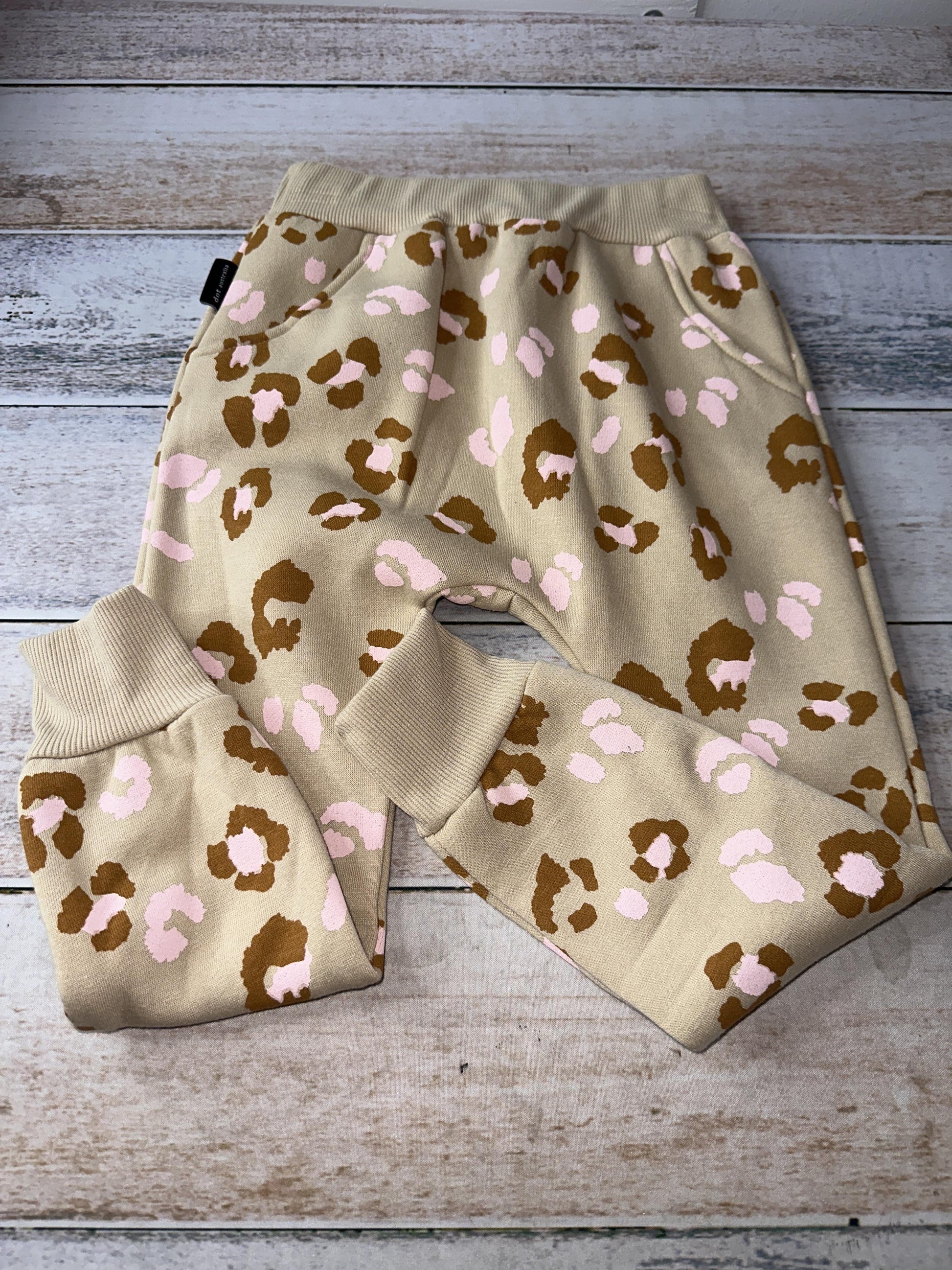 Dot Unisex Pants Size: 5