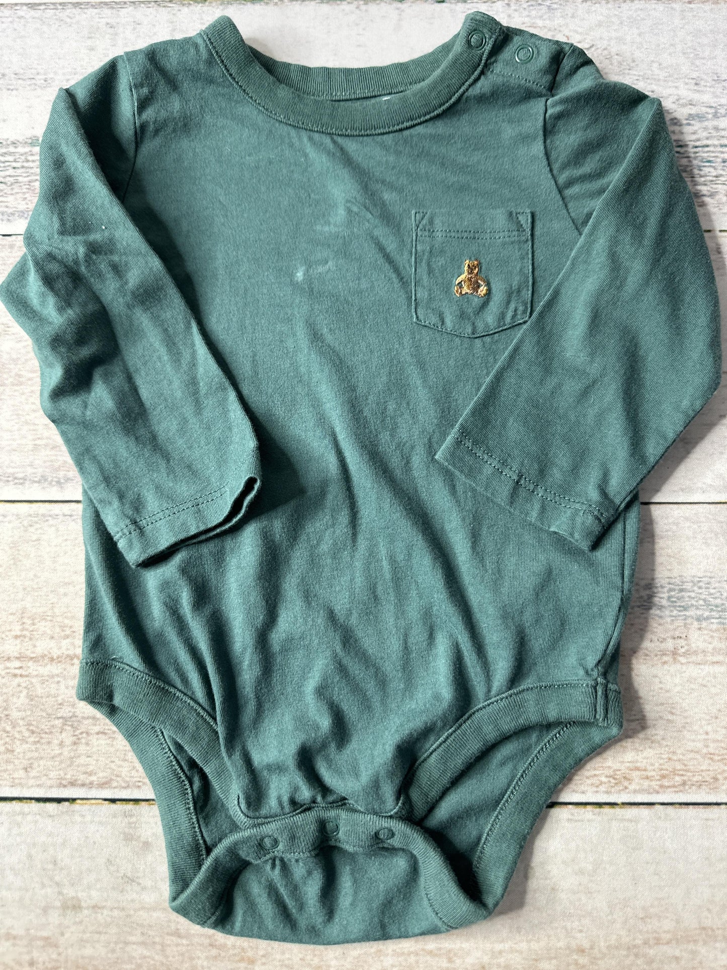 Unisex Onesie Size: 6-12 months