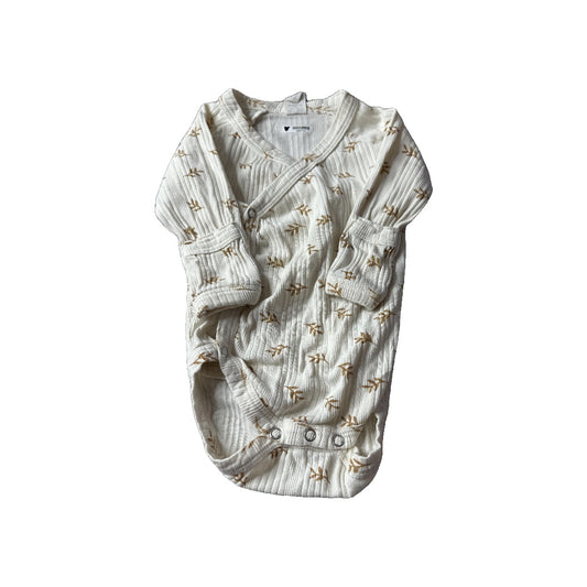 Kate Quinn Unisex Onesie Size: 6-12 months