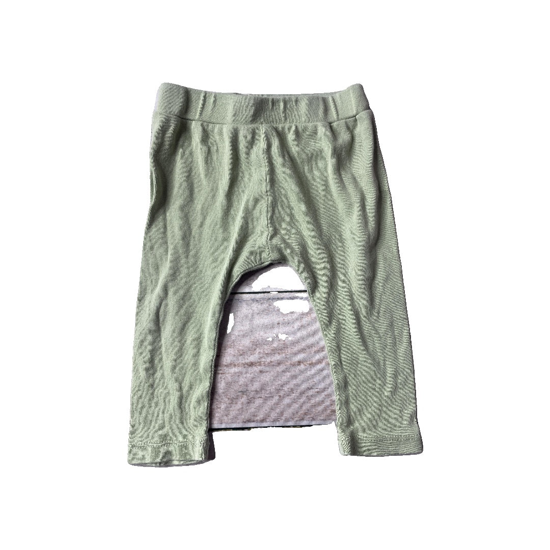 Kate Quinn Unisex Pants Size: 6-12 months