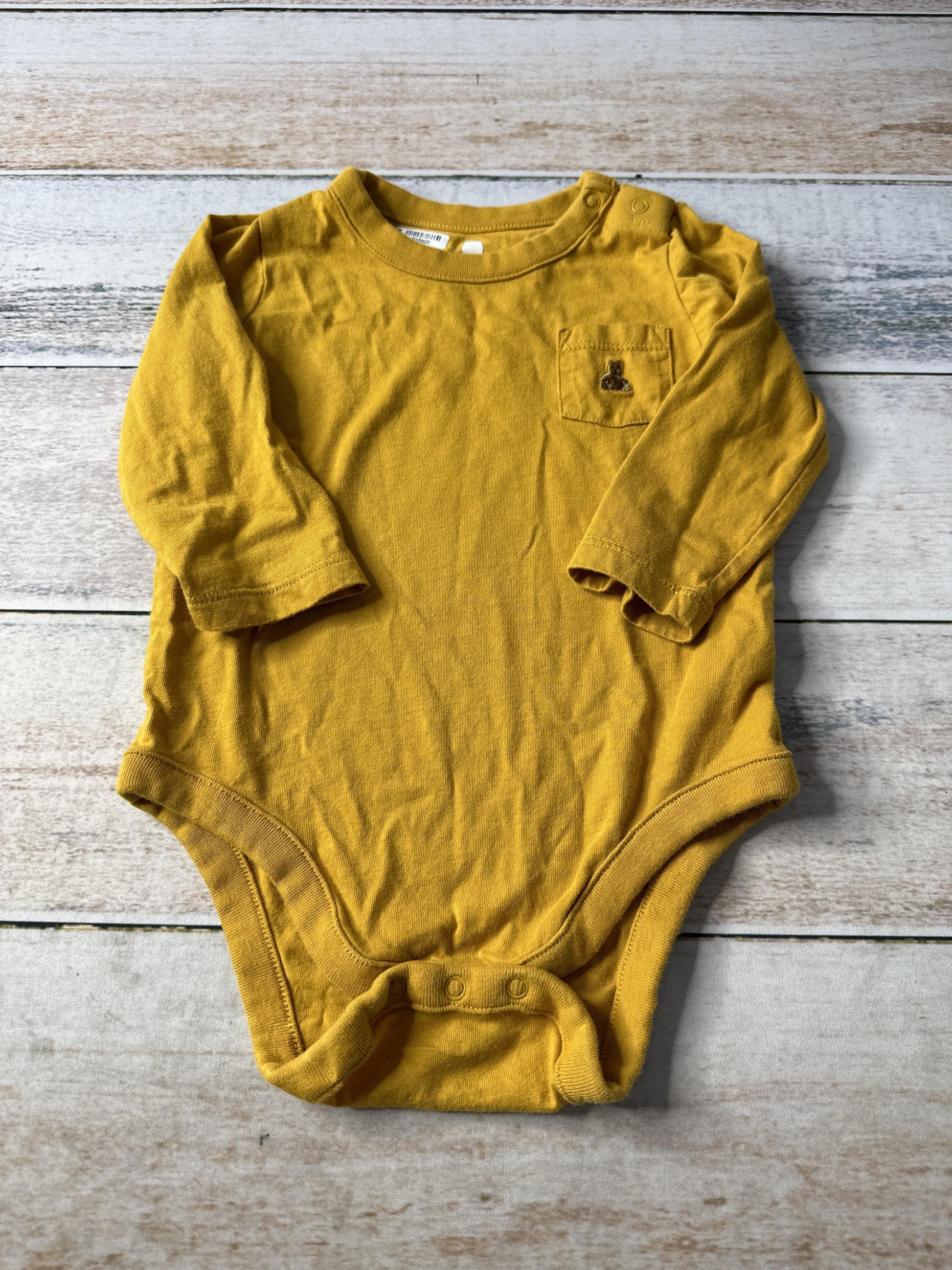 Gap Unisex Onesie Size: 6-12 months