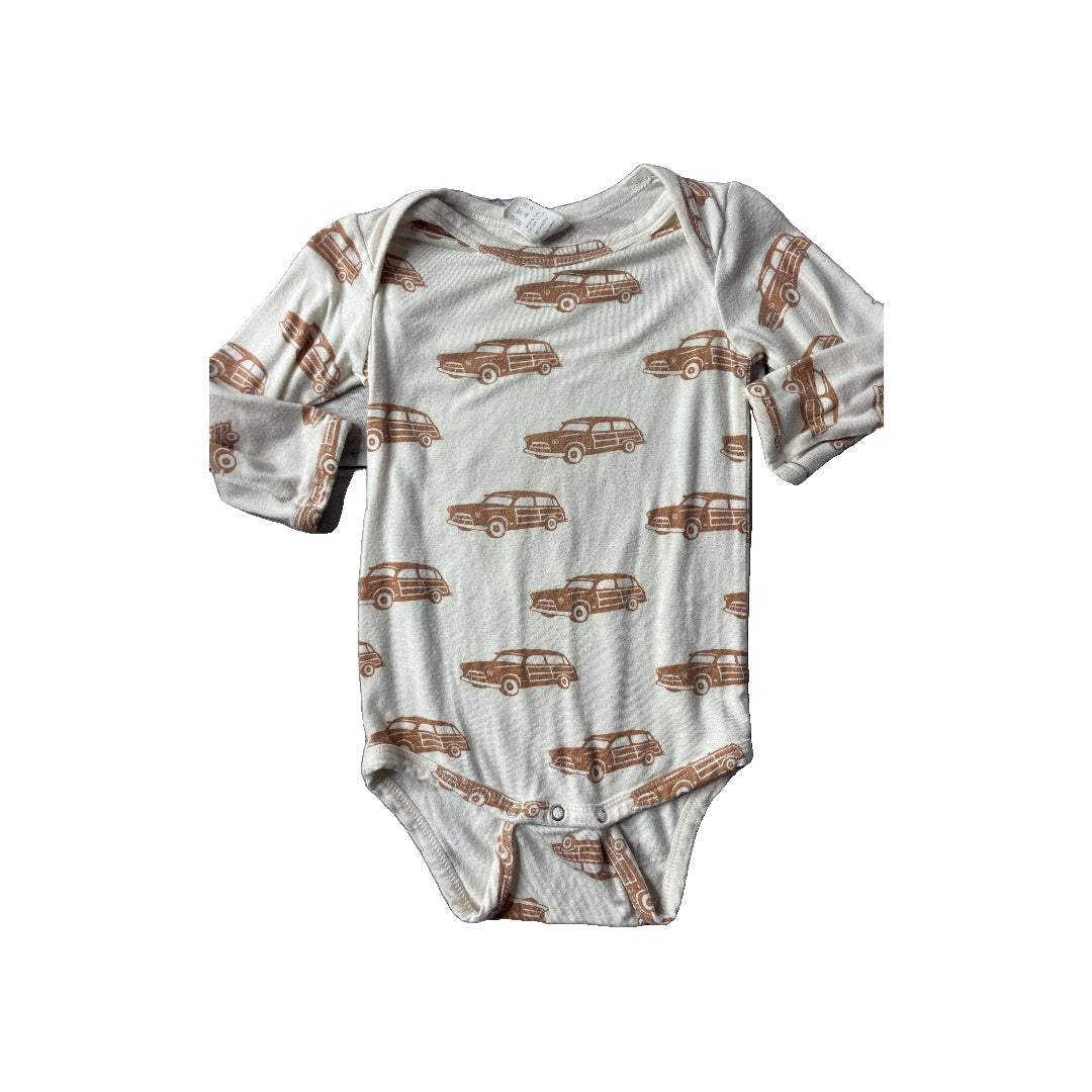 Kate Quinn Unisex Onesie Size: 6-12 months