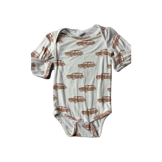Kate Quinn Unisex Onesie Size: 6-12 months