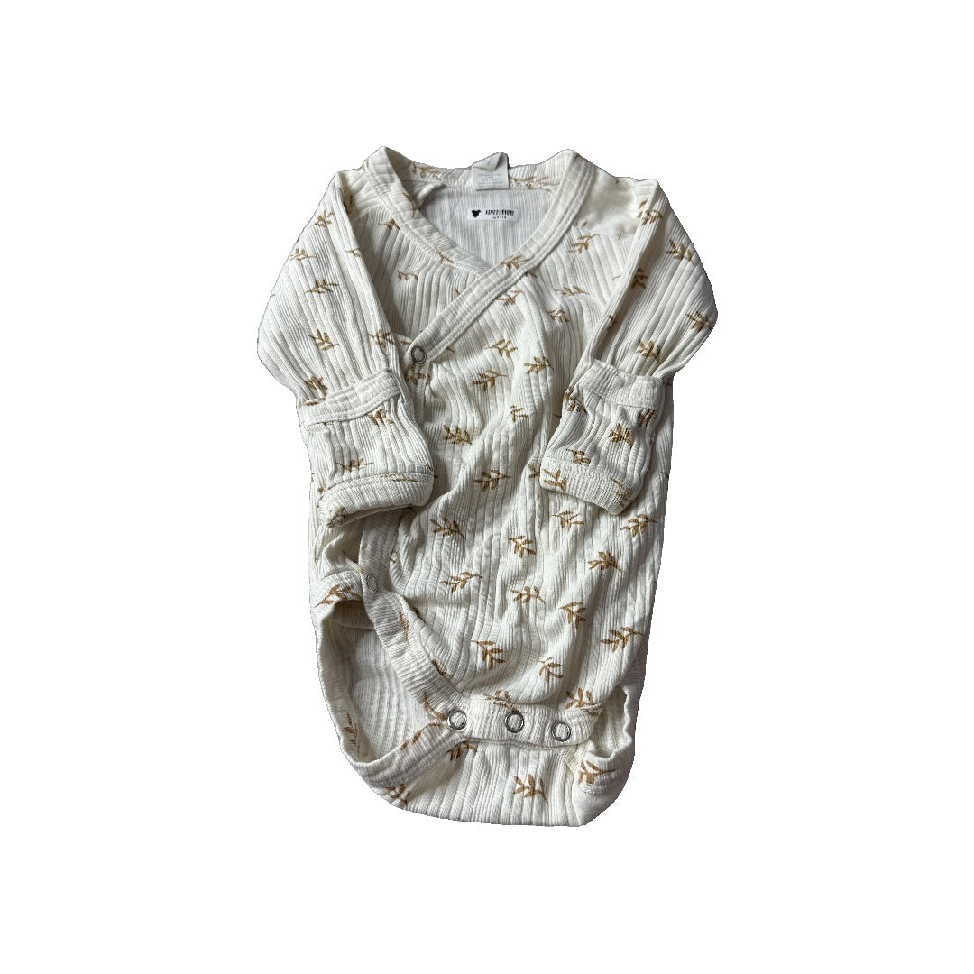 Kate Quinn Unisex Onesie Size: 6-12 months