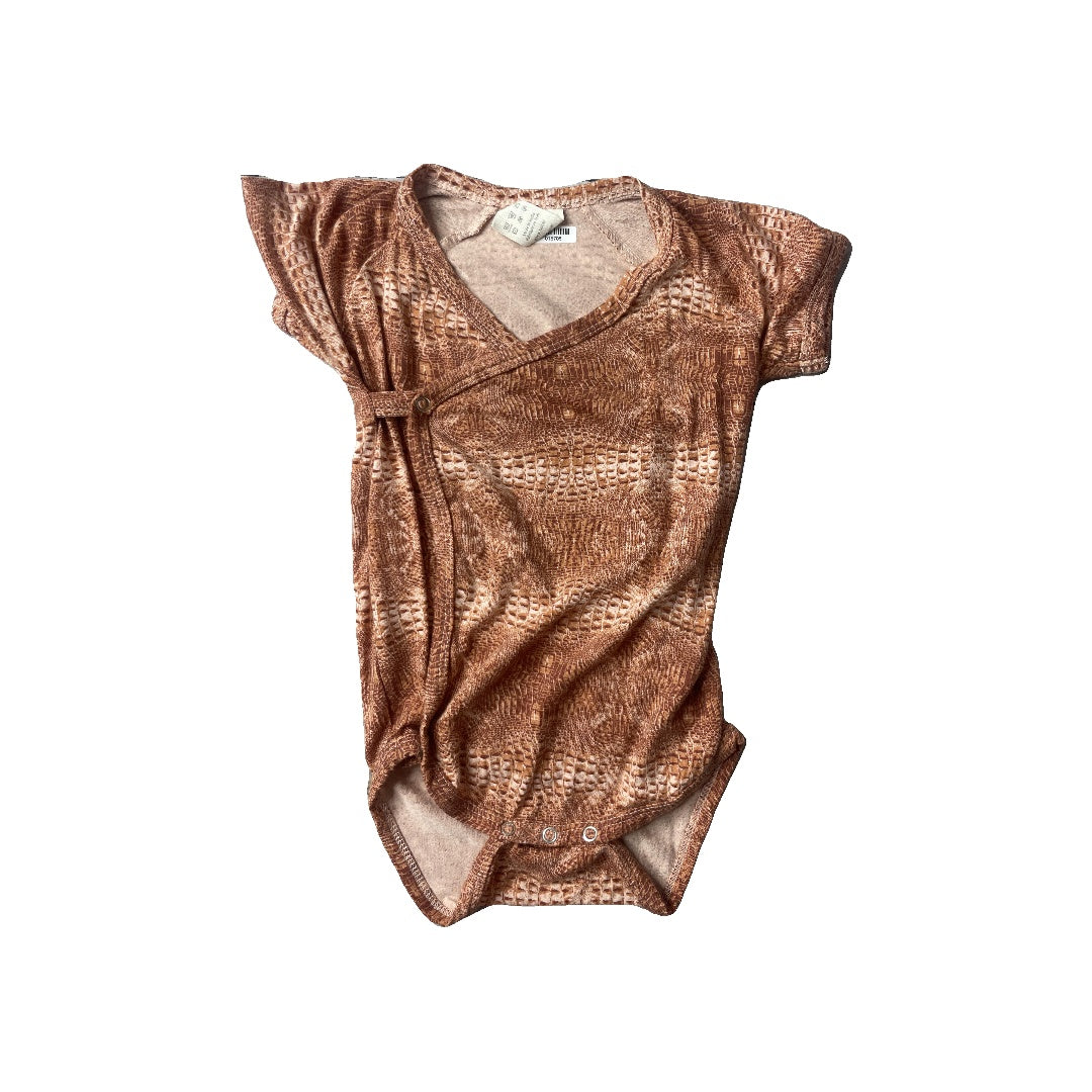 Kate Quinn Unisex Onesie Size: 6-12 months