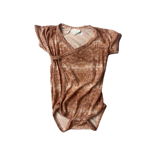 Kate Quinn Unisex Onesie Size: 6-12 months