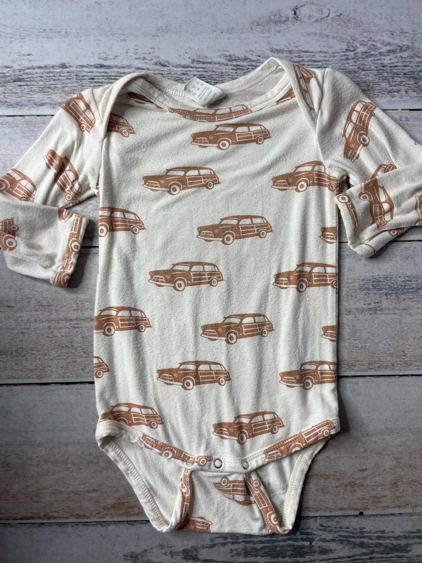 Kate Quinn Unisex Onesie Size: 6-12 months