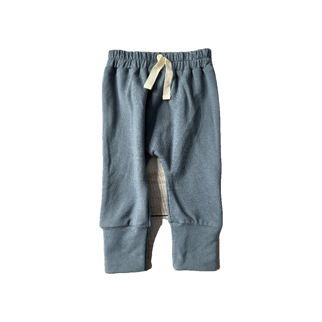 BabySprouts co Unisex Pants Size: 6-12 months