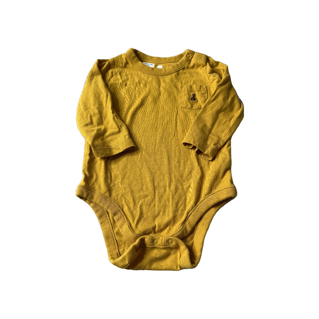 Gap Unisex Onesie Size: 6-12 months