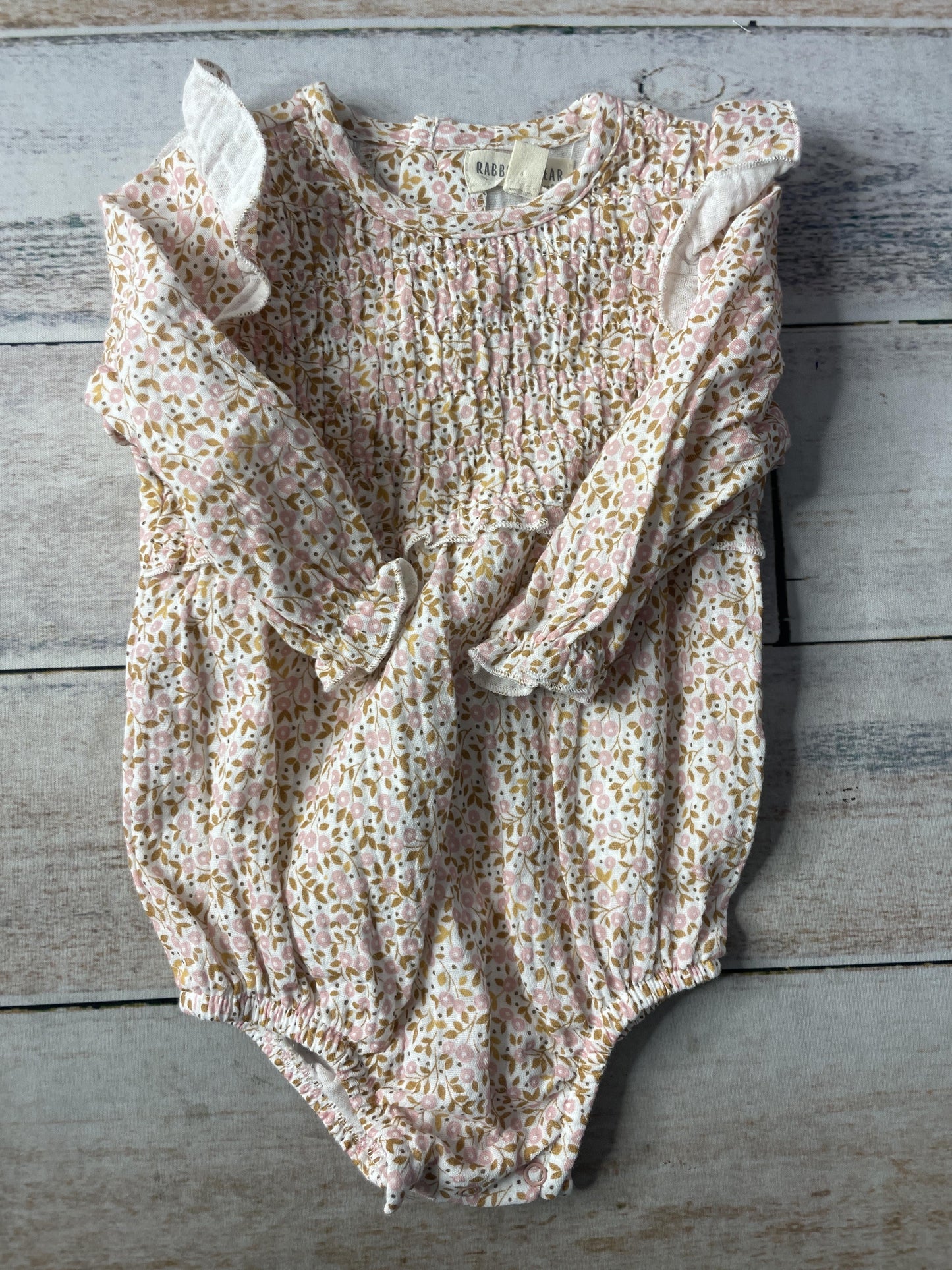 Rabbit Bear Unisex Romper Size: 6-9 months