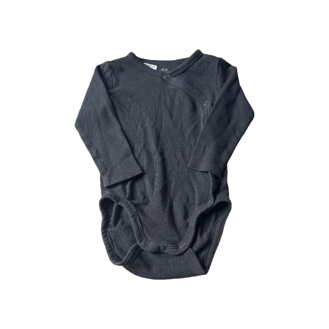 H&M Unisex Onesie Size: 6-9 months