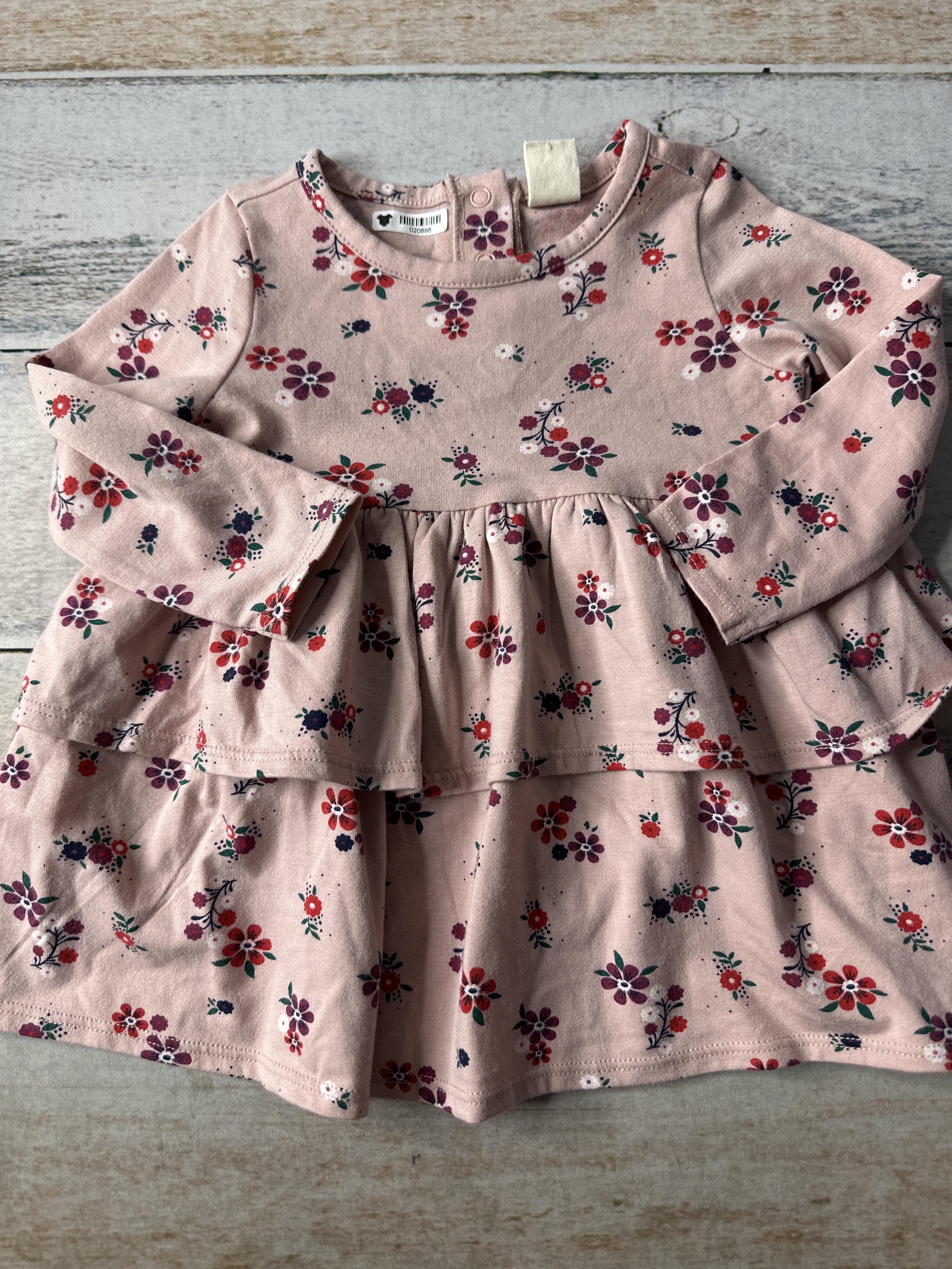 Girls Dress Size: 6-9 months