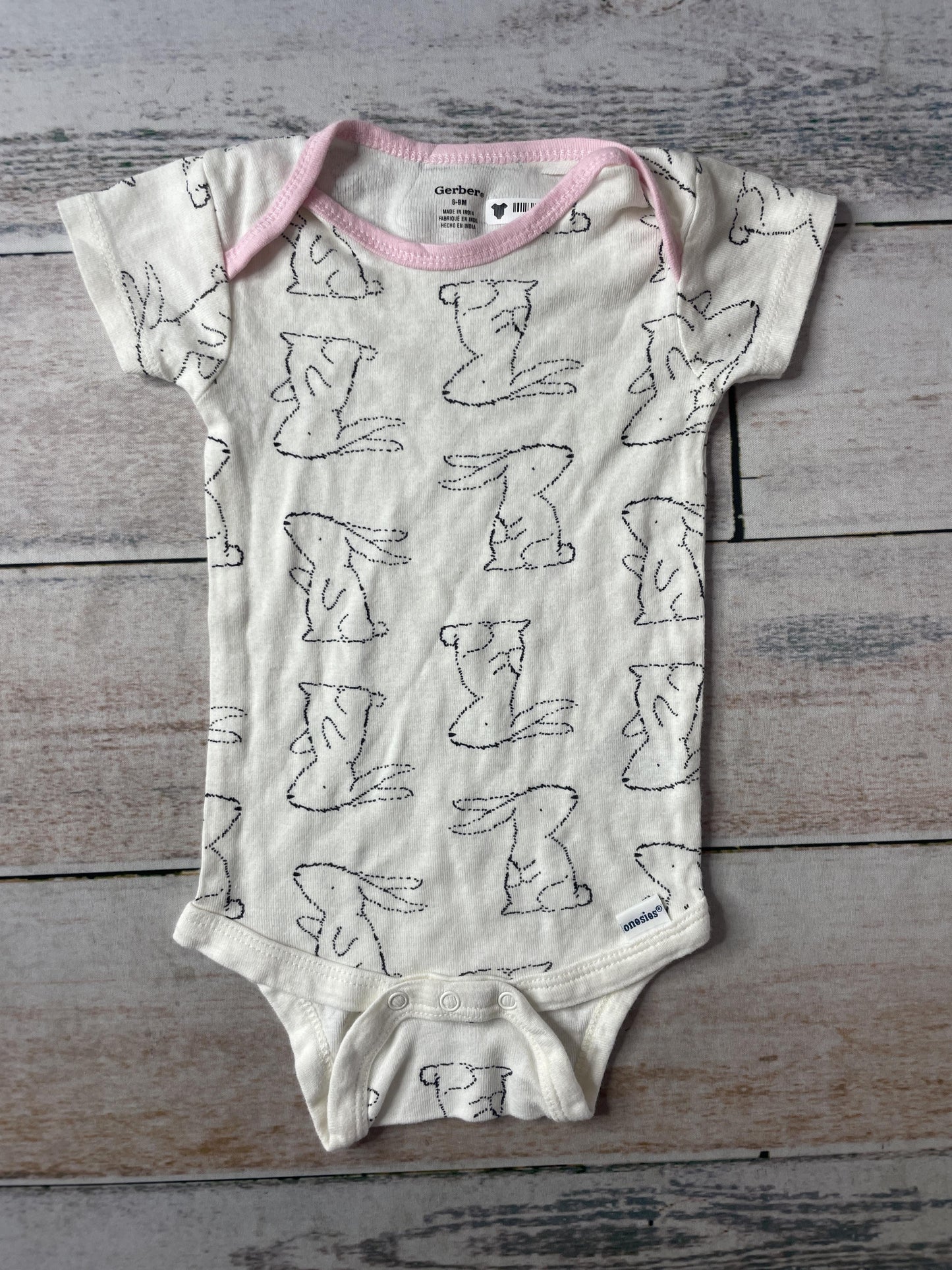 Gerber Unisex Onesie Size: 6-9 months