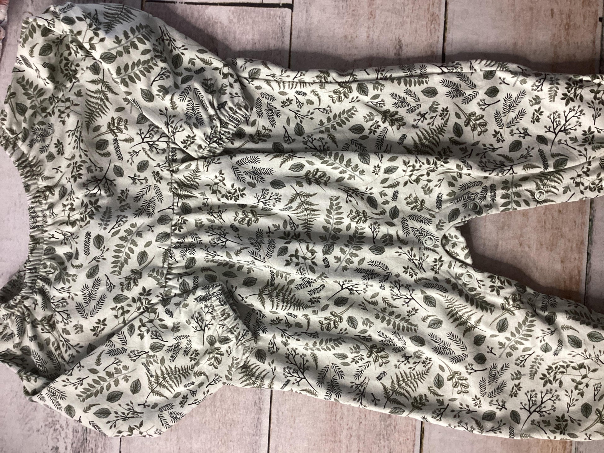 Unisex Long Sleeve Outfit Size: 6-9 months