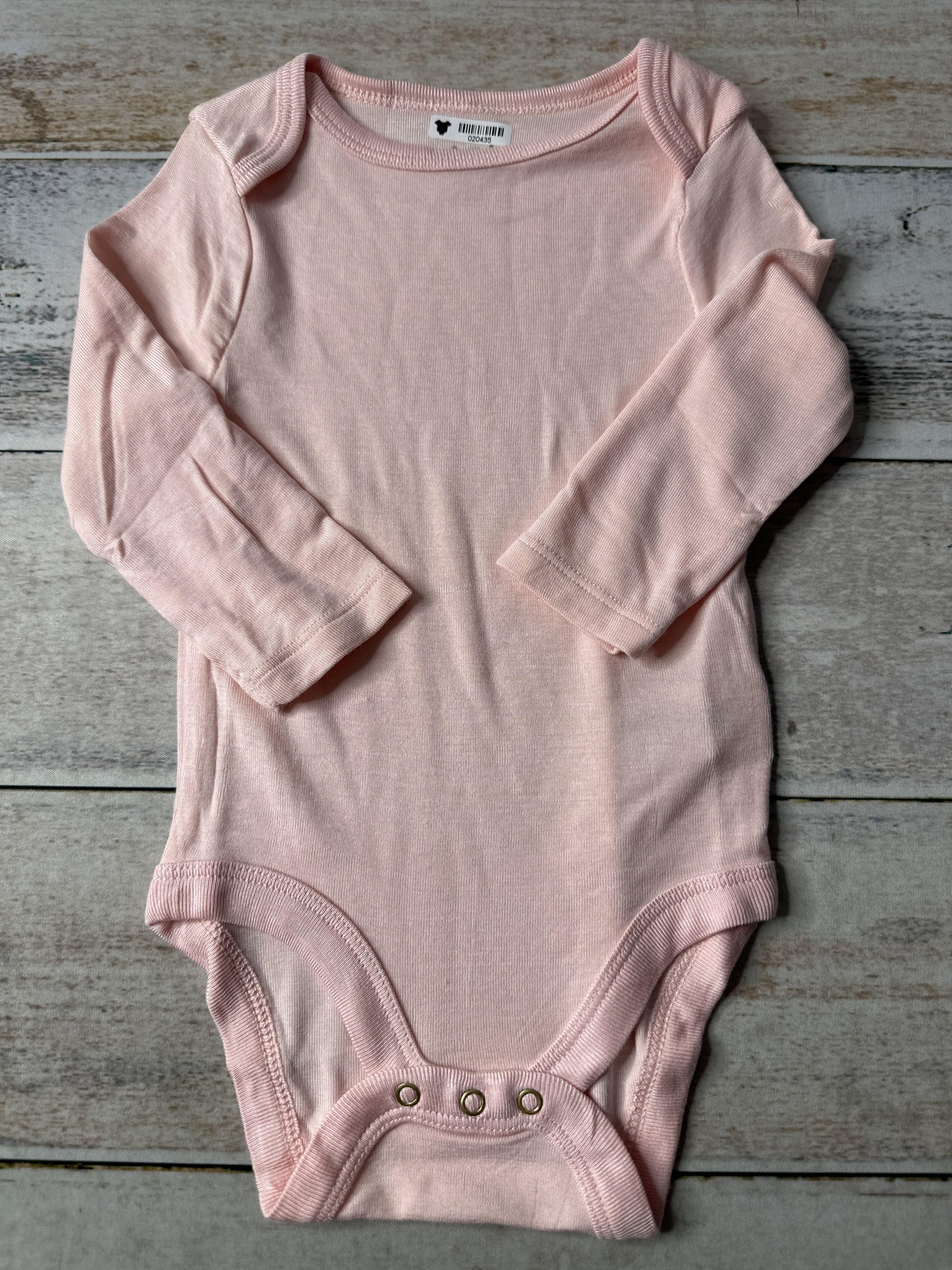 Unisex Onesie Size: 6-9 months