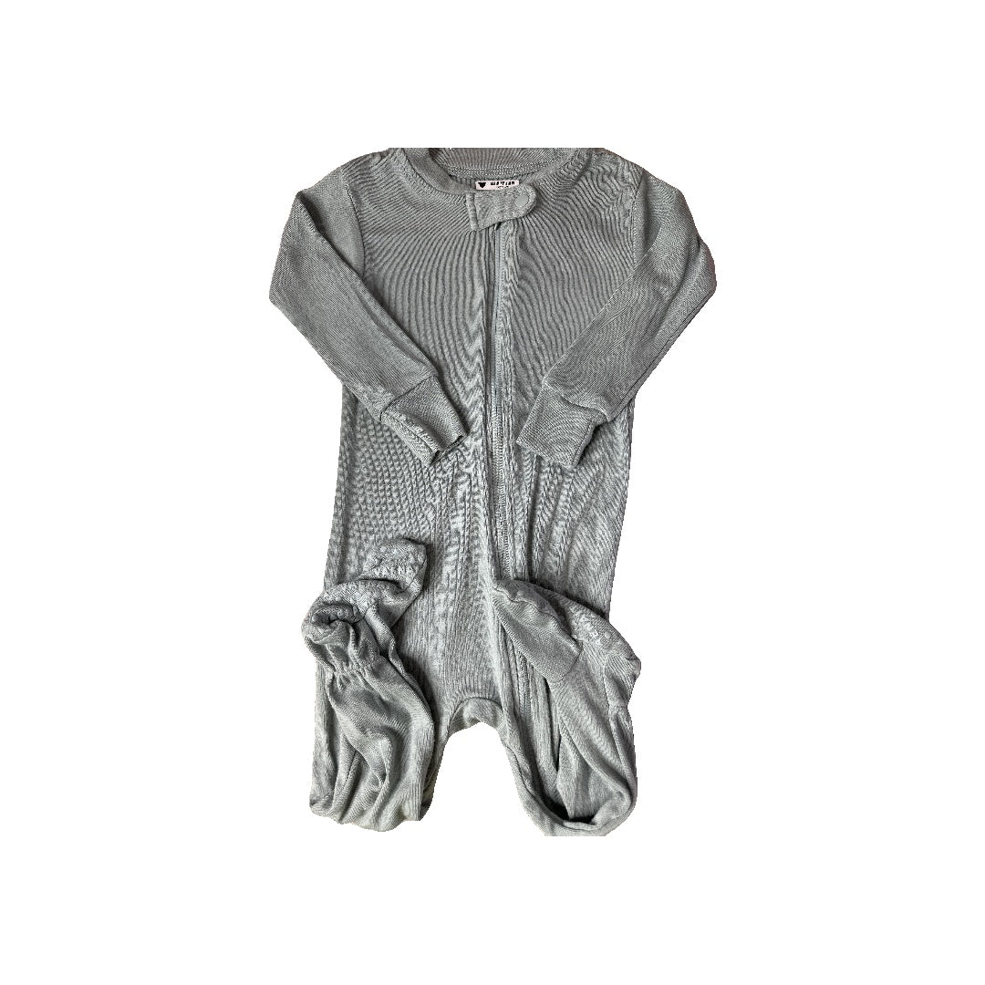 Unisex Pajamas Size: 6-9 months